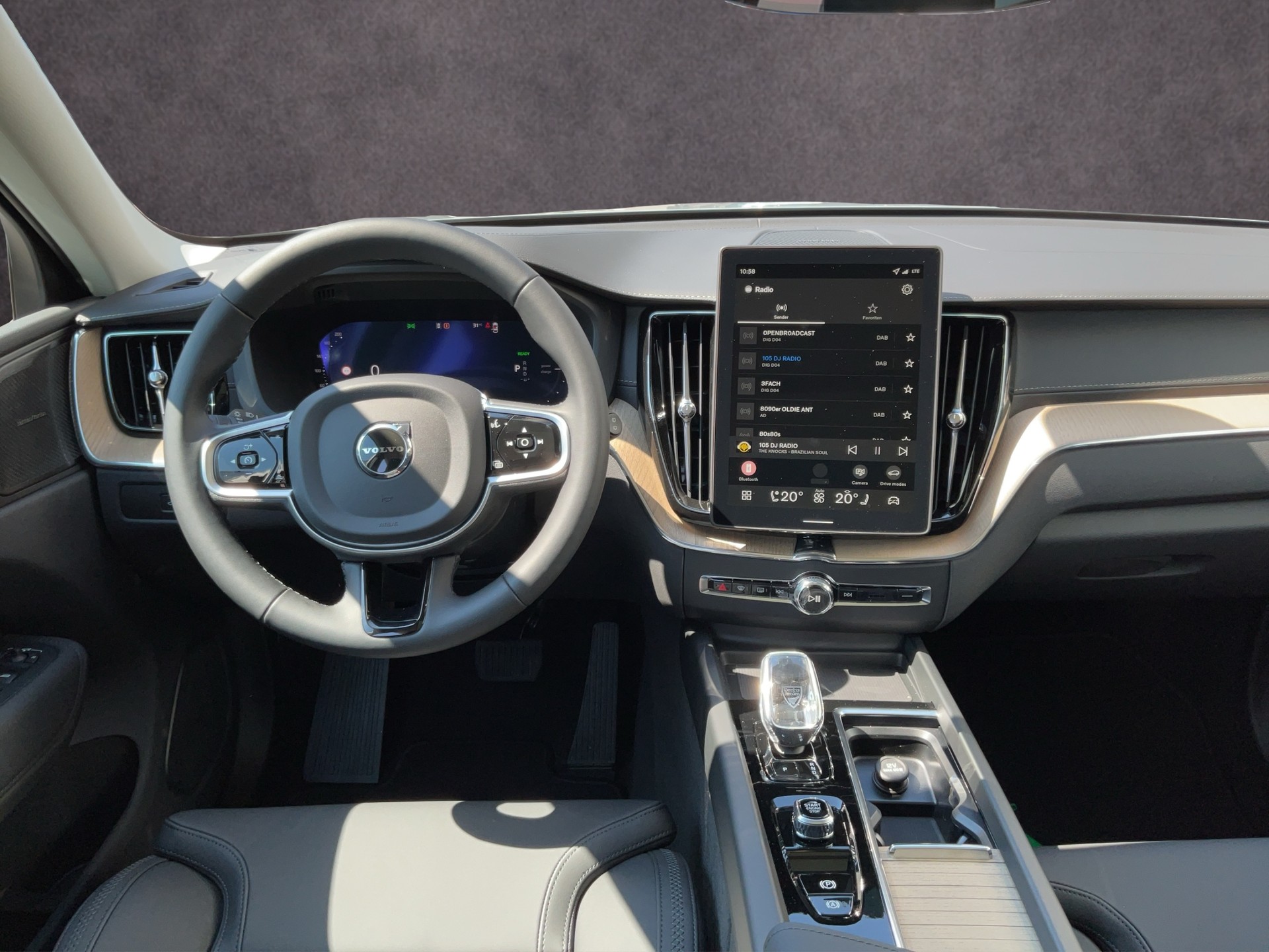 VOLVO XC60 2.0 T6 TE Ultra Dark eAWD-image-9