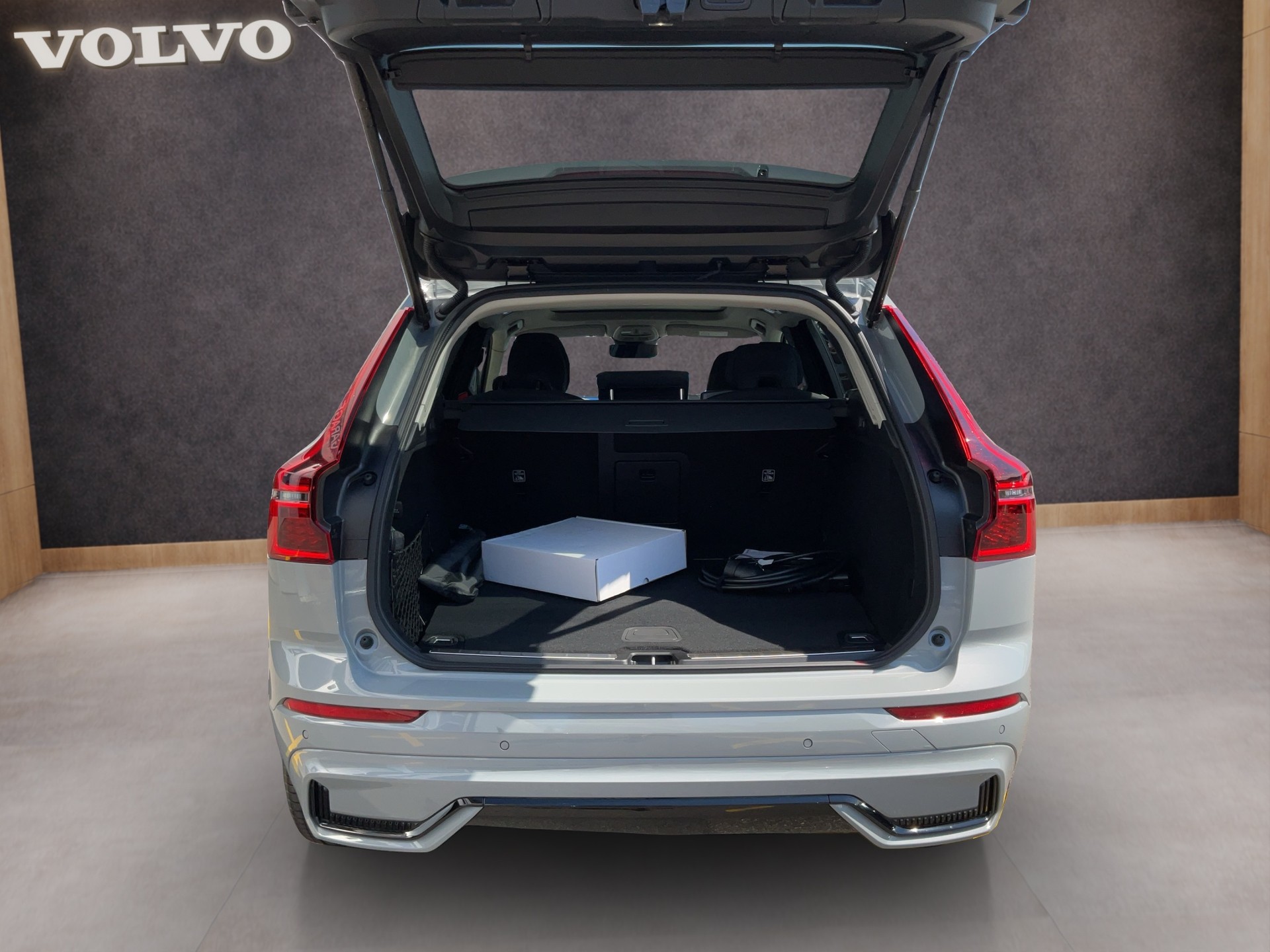 VOLVO XC60 2.0 T6 TE Ultra Dark eAWD-image-12