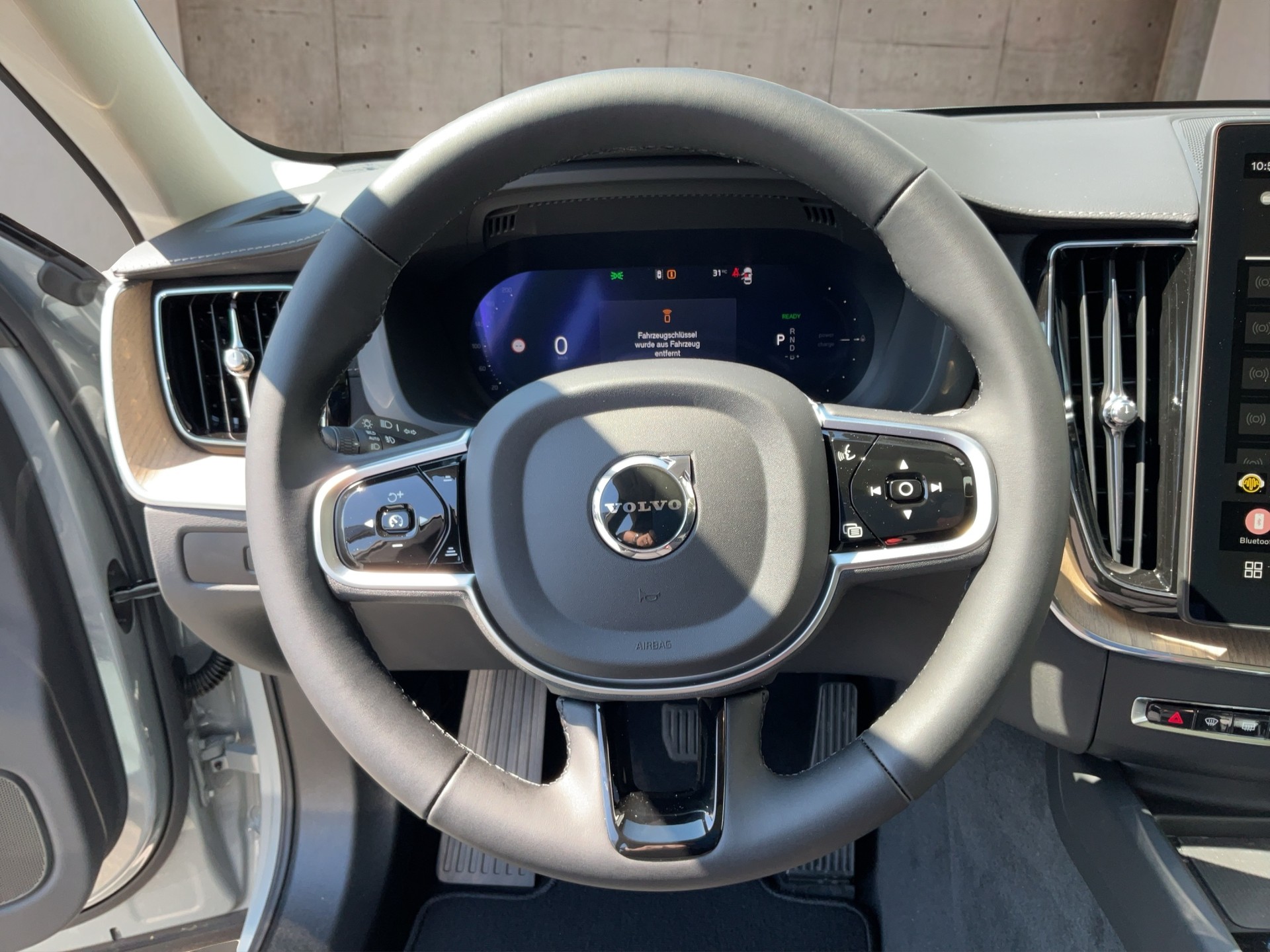 VOLVO XC60 2.0 T6 TE Ultra Dark eAWD-image-15