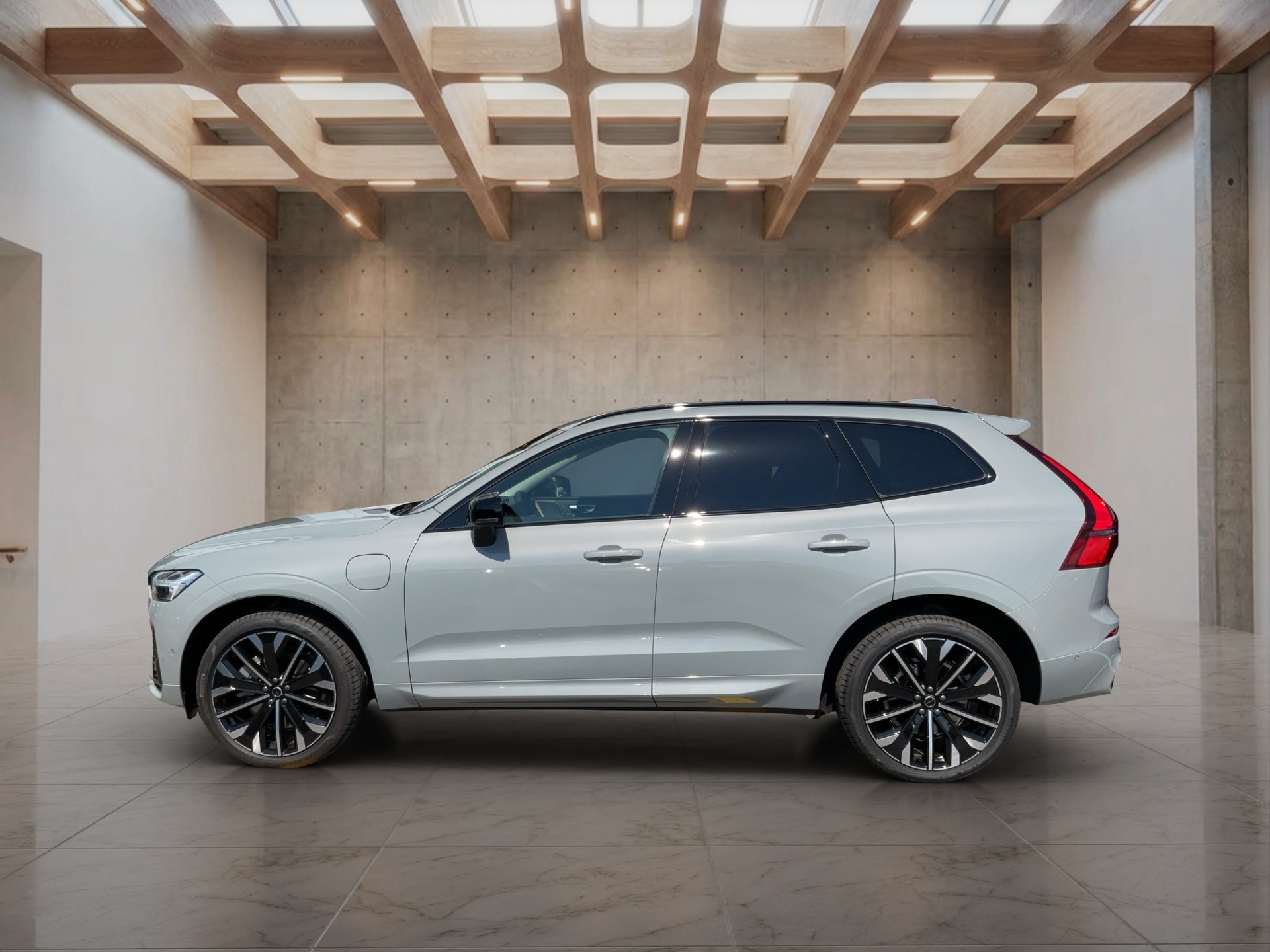VOLVO XC60 2.0 T6 TE Ultra Dark eAWD-image-3