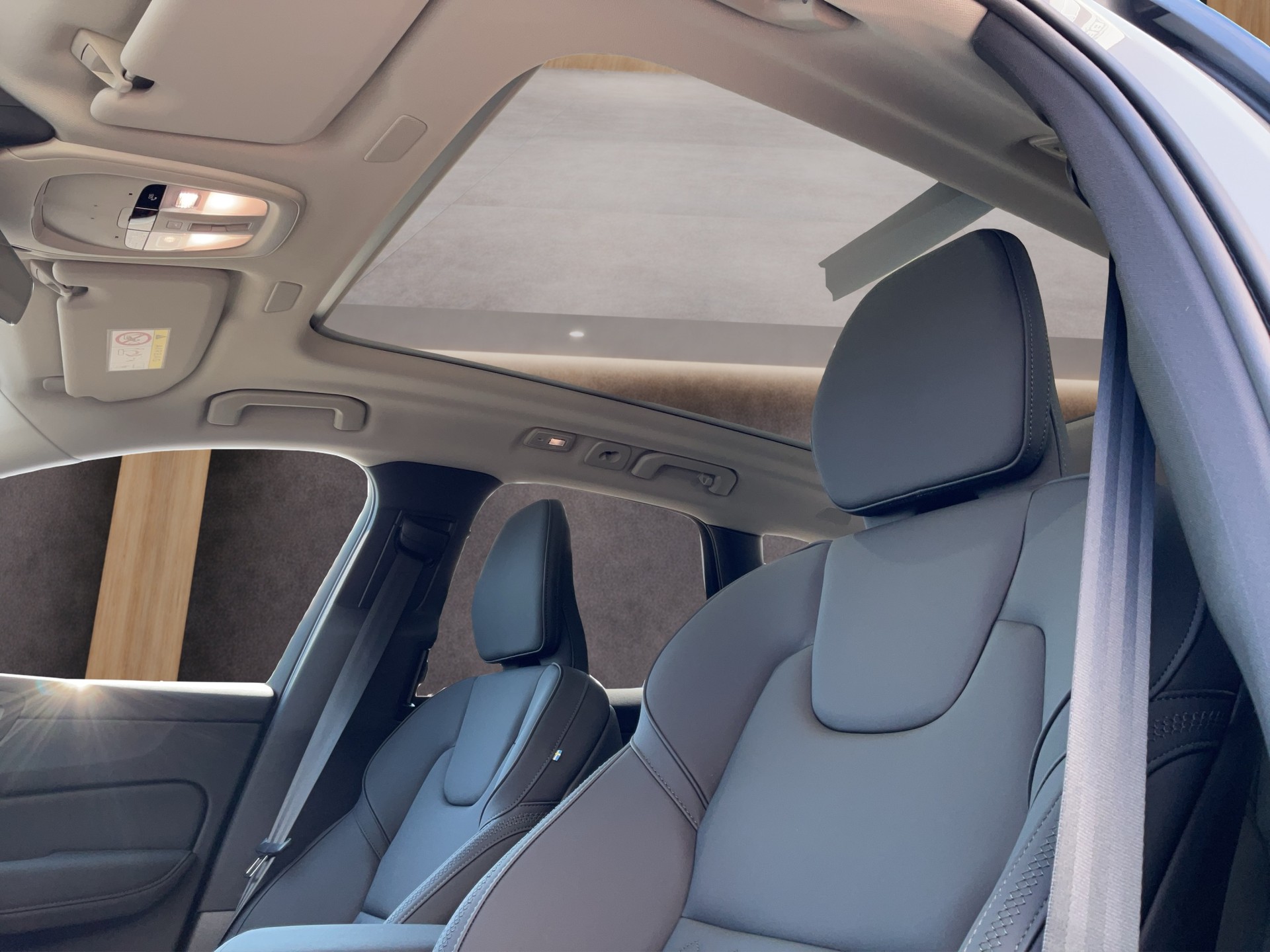 VOLVO XC60 2.0 T6 TE Ultra Dark eAWD-image-13