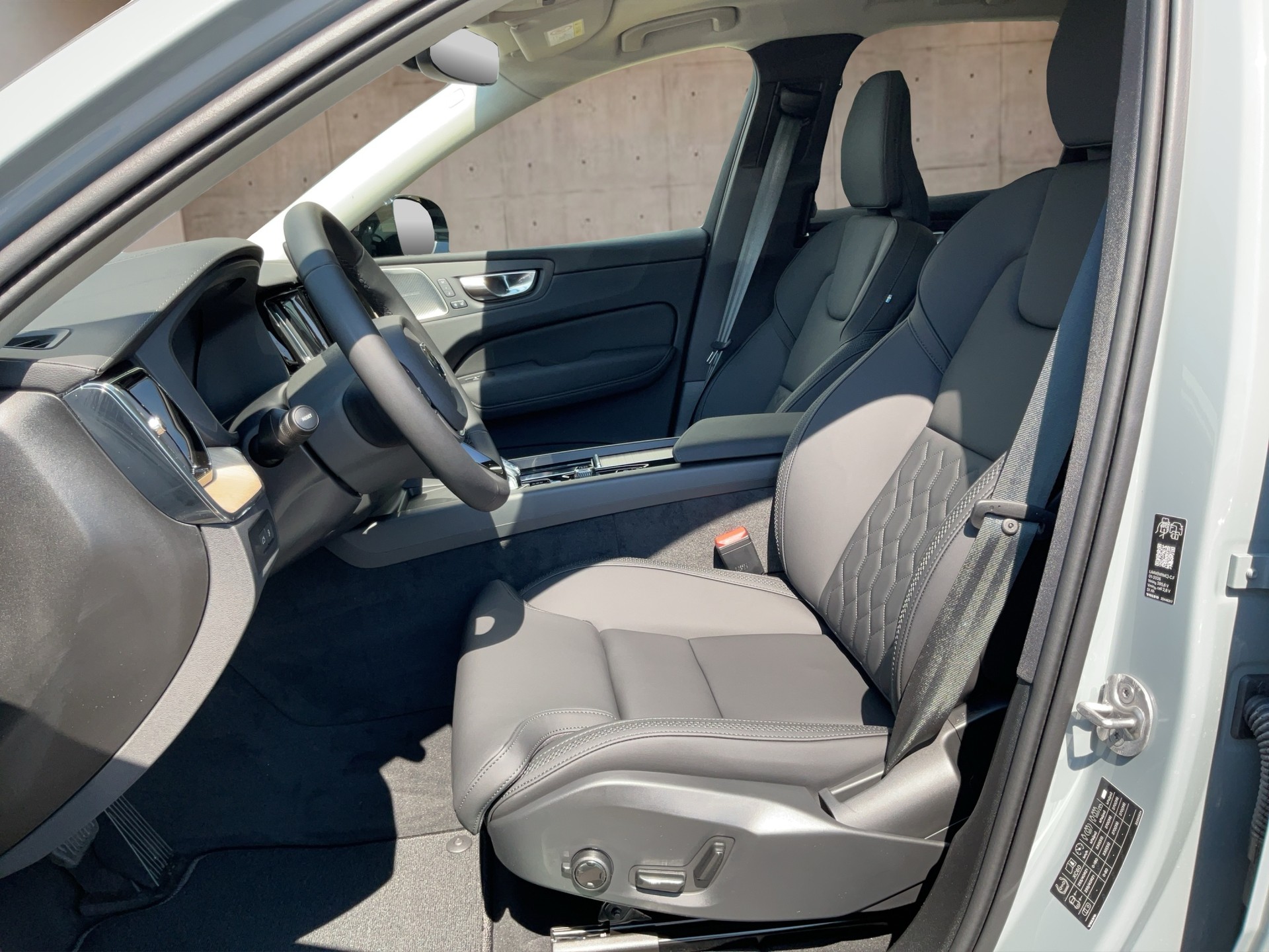 VOLVO XC60 2.0 T6 TE Ultra Dark eAWD-image-10
