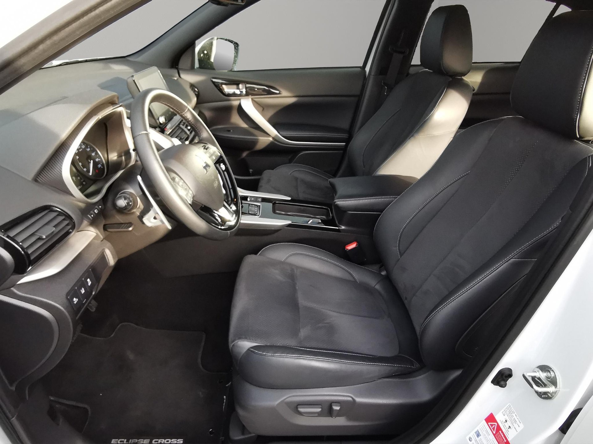 MITSUBISHI Eclipse Cross 2.4 PHEV Intense 4x4-image-1