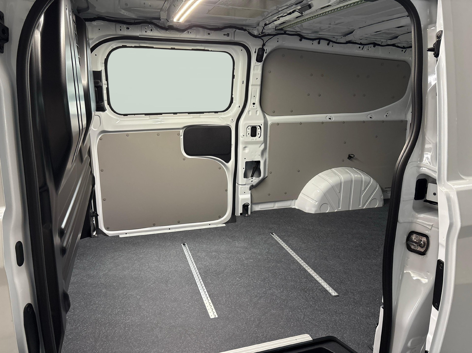 FORD Transit C Van 320 L2 2.0 EcoBlue 170 Limited-image-10