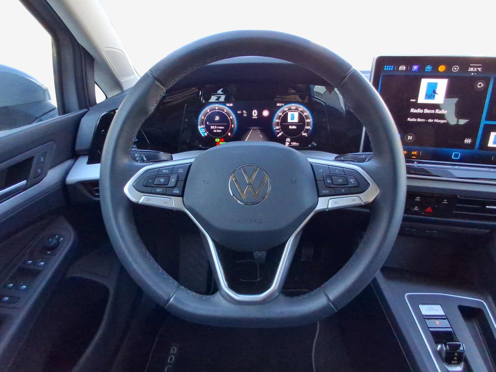 VW Golf 1.5 e TSI mHEV Basis DSG-image-9