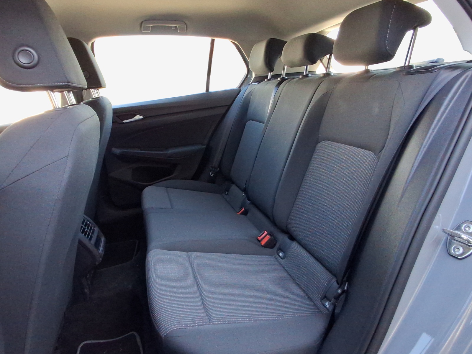 VW Golf 1.5 e TSI mHEV Basis DSG-image-11
