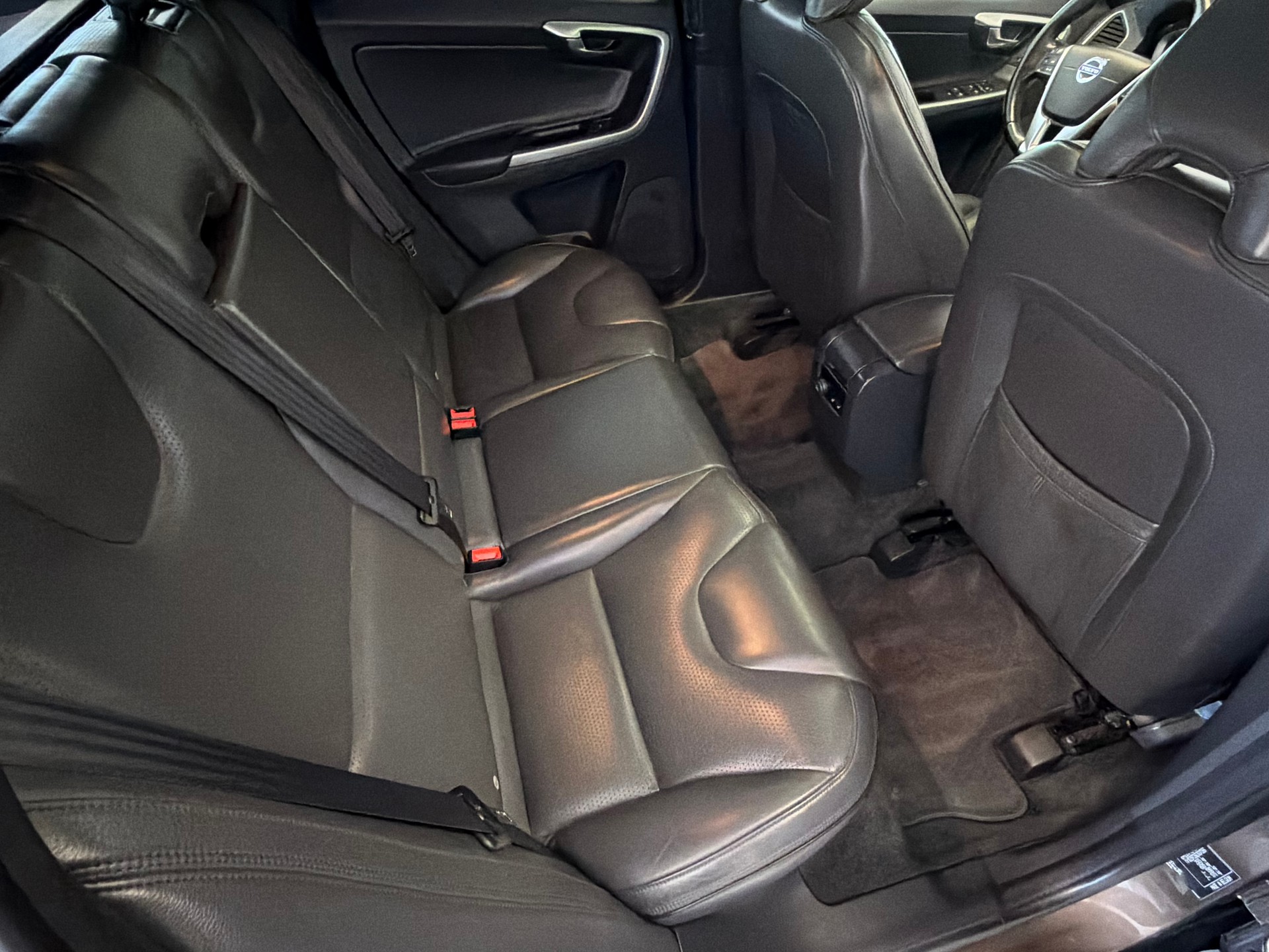 VOLVO XC60 D5 AWD Summum Geartronic-image-12