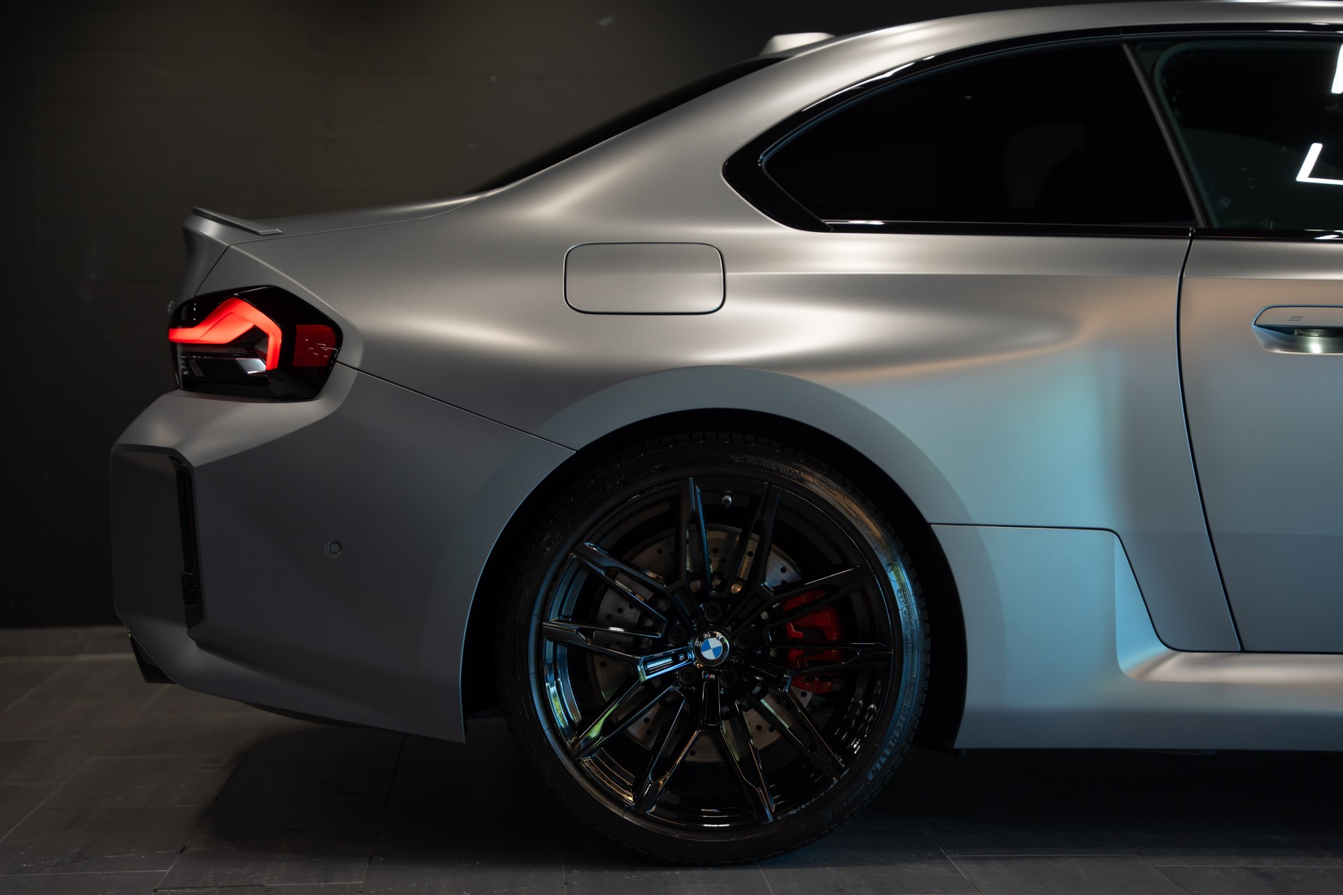BMW M2 Steptronic / Frozen Grey / Schiebedach / Harman Kardon / Werksgarantie / Gratis Service-image-3