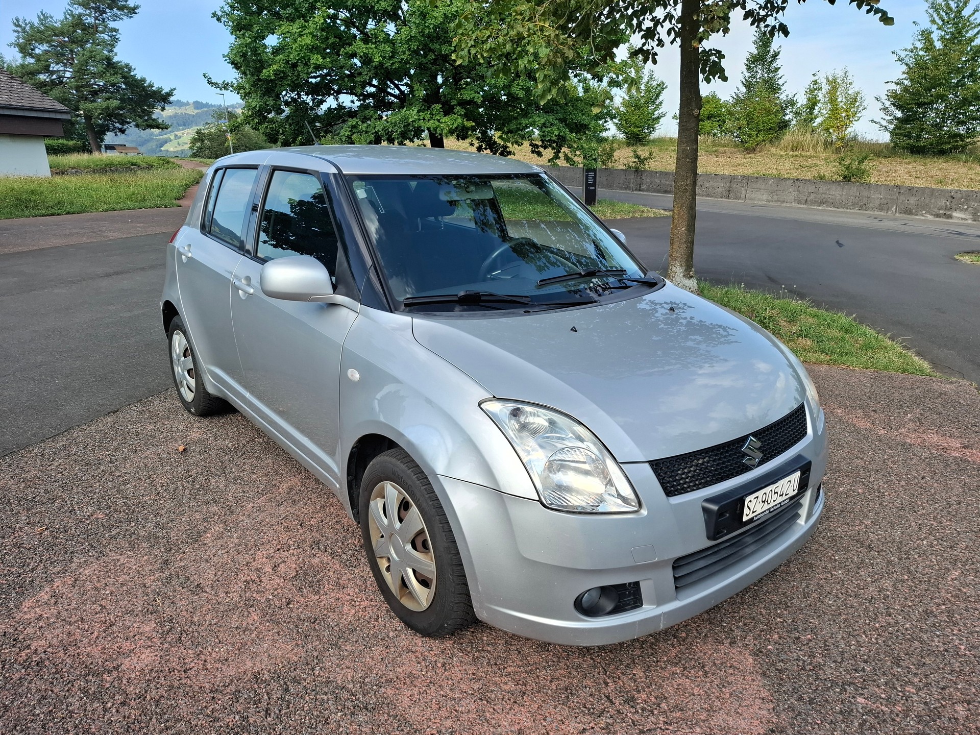 SUZUKI Swift 1.3i 16V GL 4x4-image-0