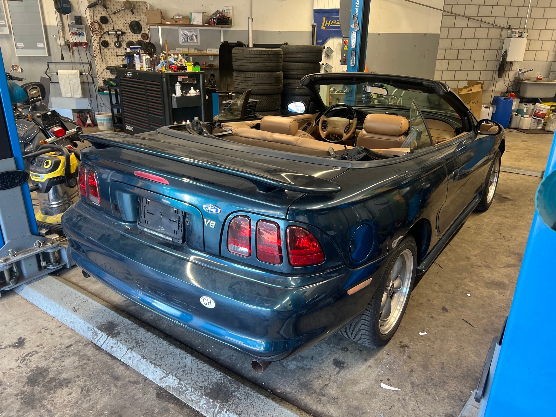 FORD Mustang GT-image-6