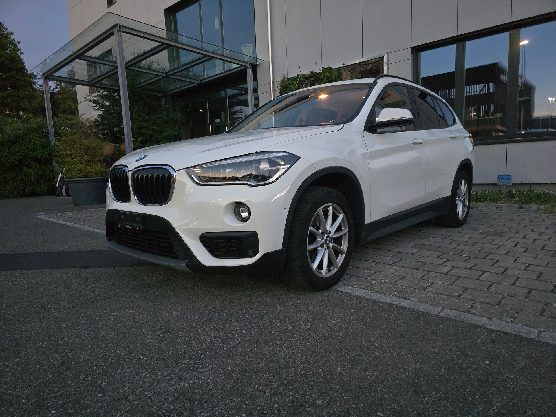 BMW X1 xDrive 18d Steptronic-image-0