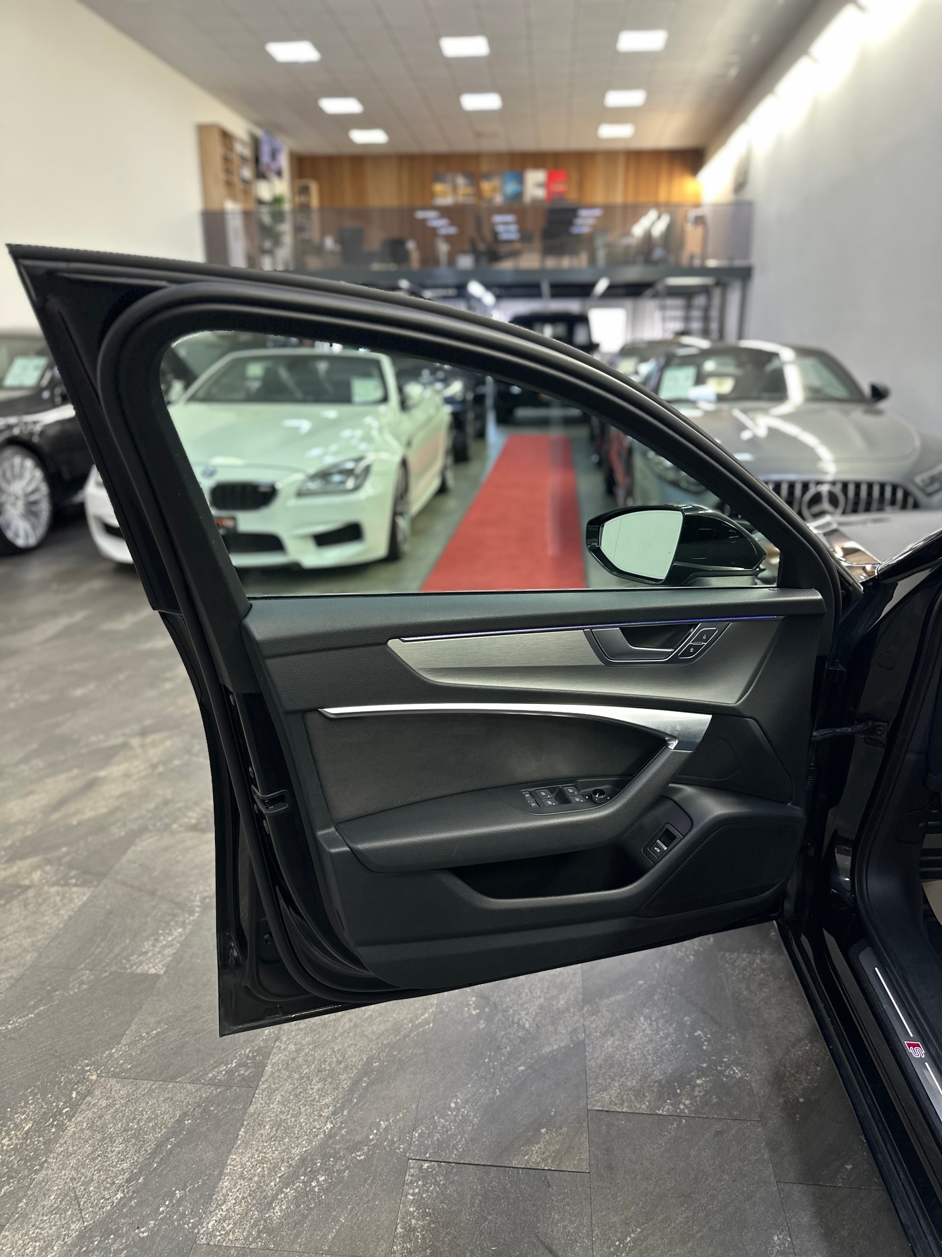 AUDI A6 Avant 40 TDI quattro S-tronic-image-22