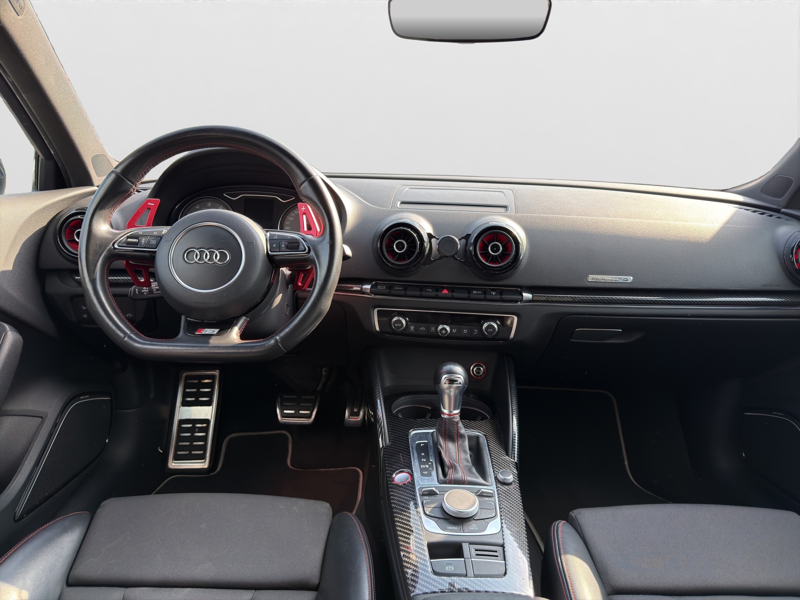 AUDI S3 Sportback 2.0 TFSI quattro S-tronic-image-11