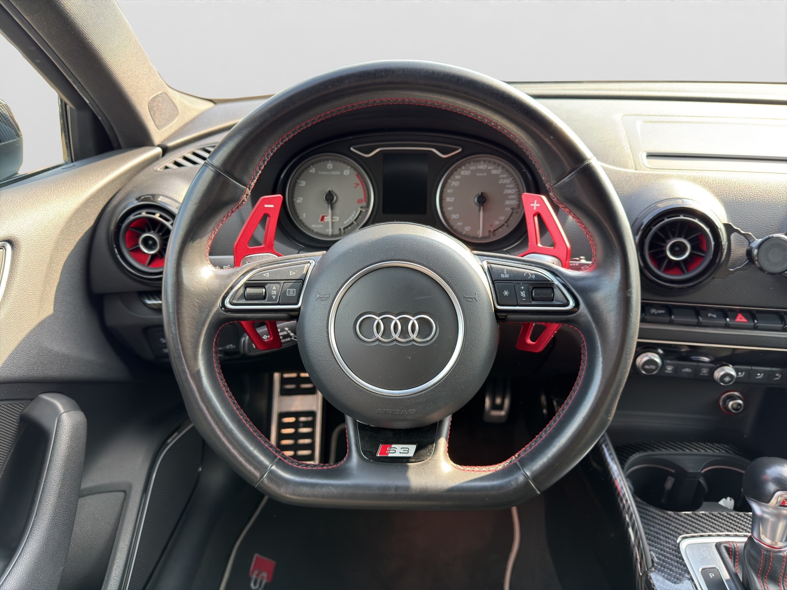 AUDI S3 Sportback 2.0 TFSI quattro S-tronic-image-13