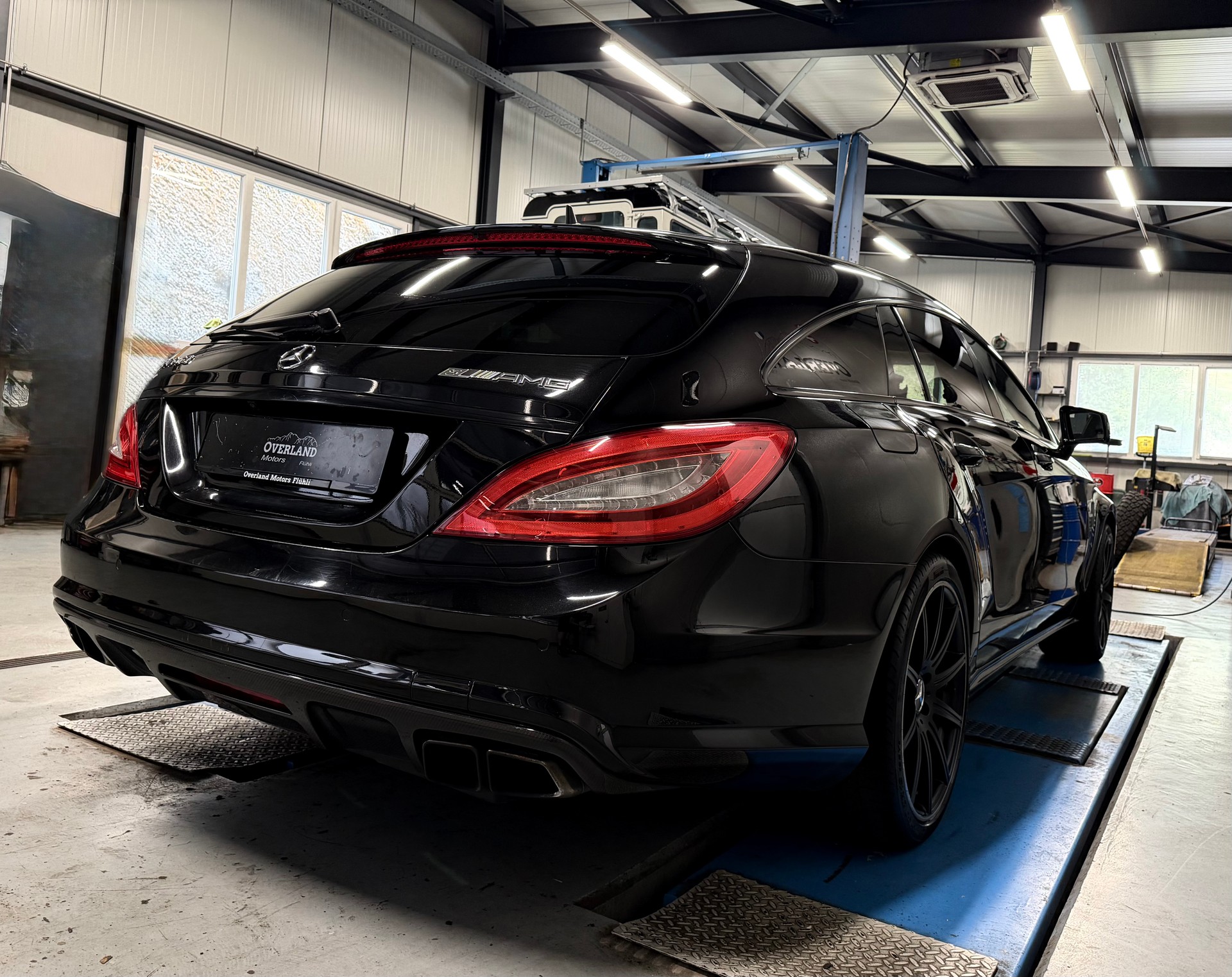 MERCEDES-BENZ CLS Shooting Brake 63 AMG S 4Matic Speedshift MCT-image-4
