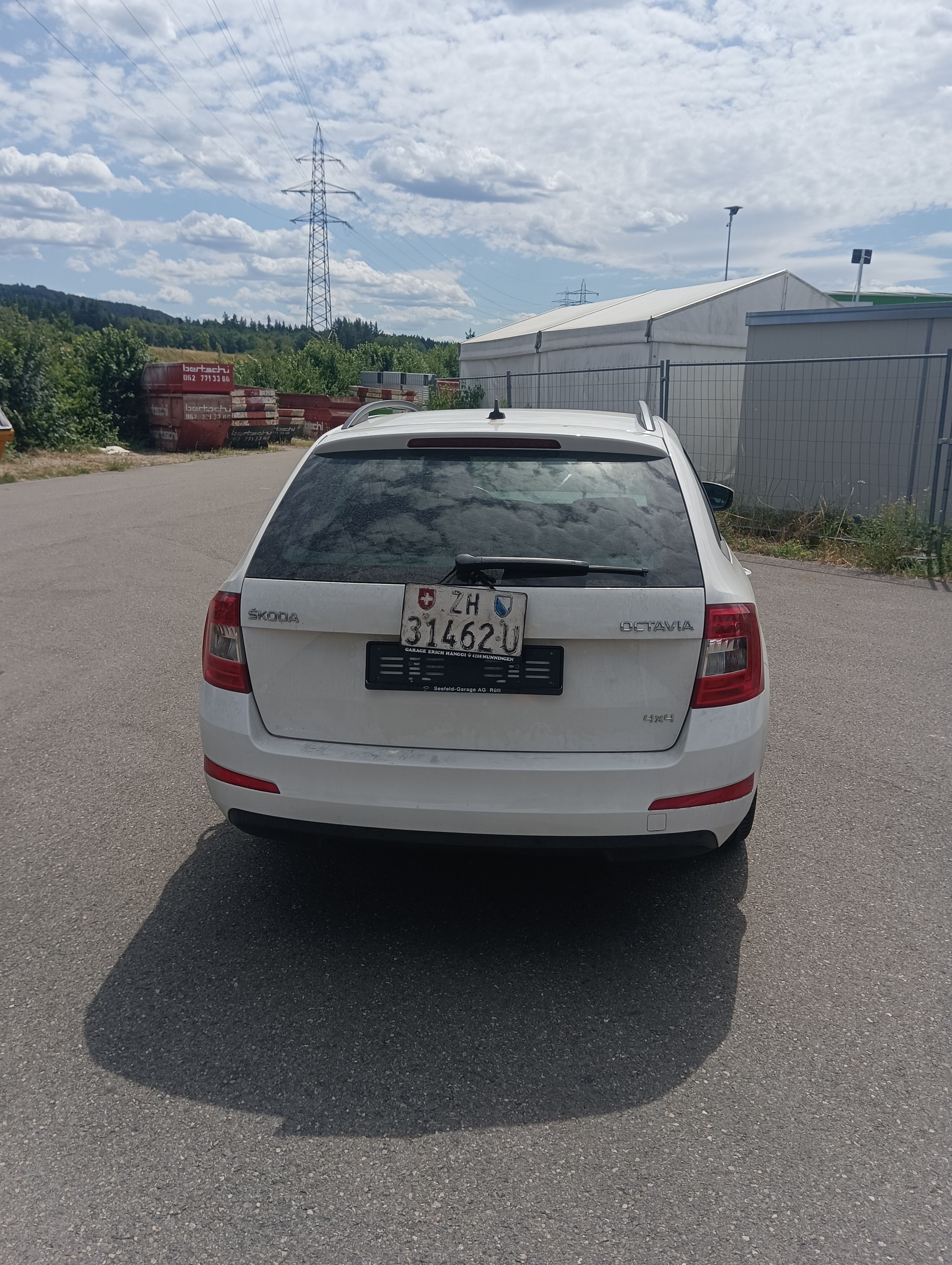 SKODA Octavia Combi 2.0 TDI Swiss Joy 4x4 DSG-image-5
