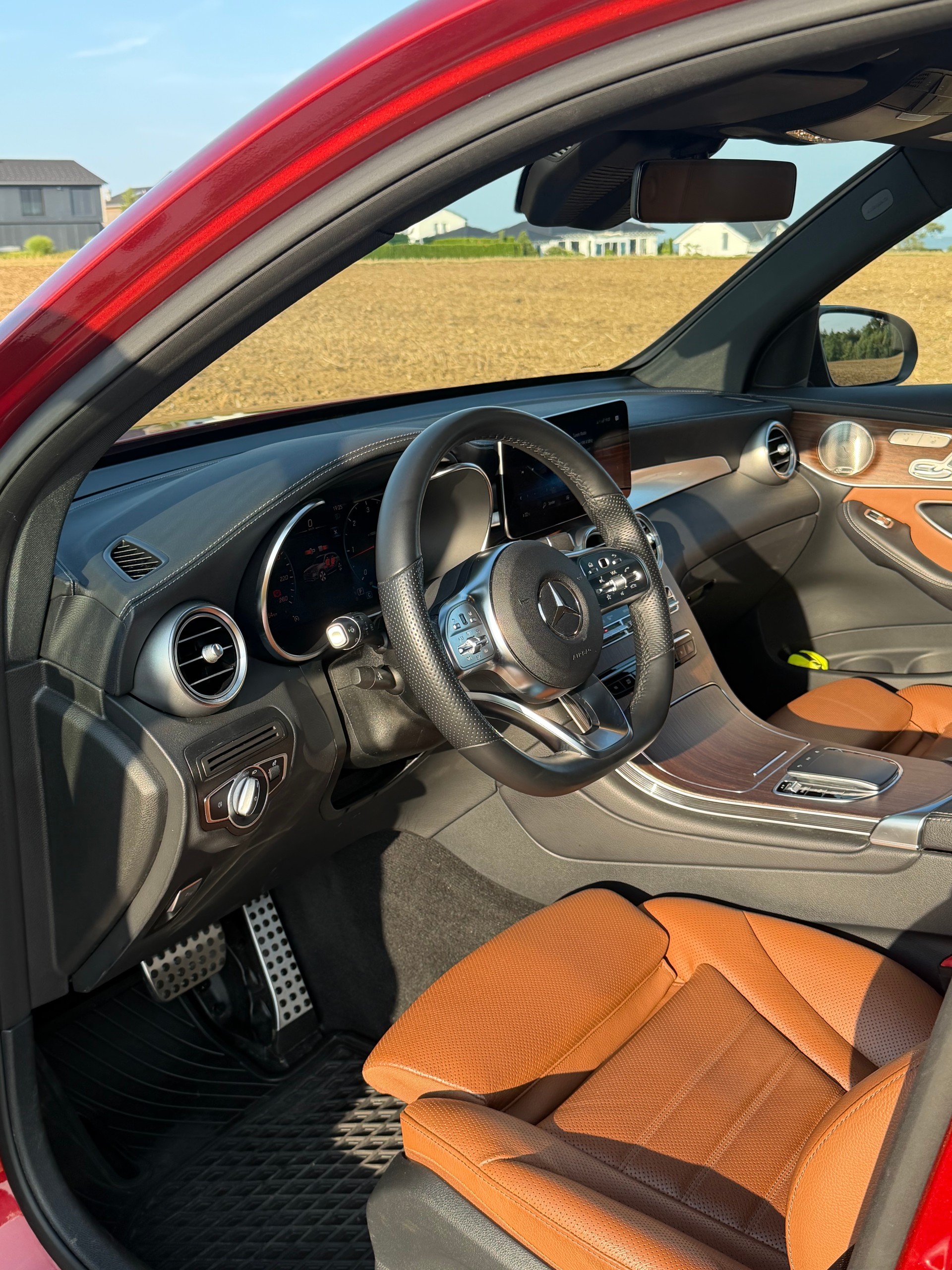 MERCEDES-BENZ GLC 300 d AMG Line 4m-image-4