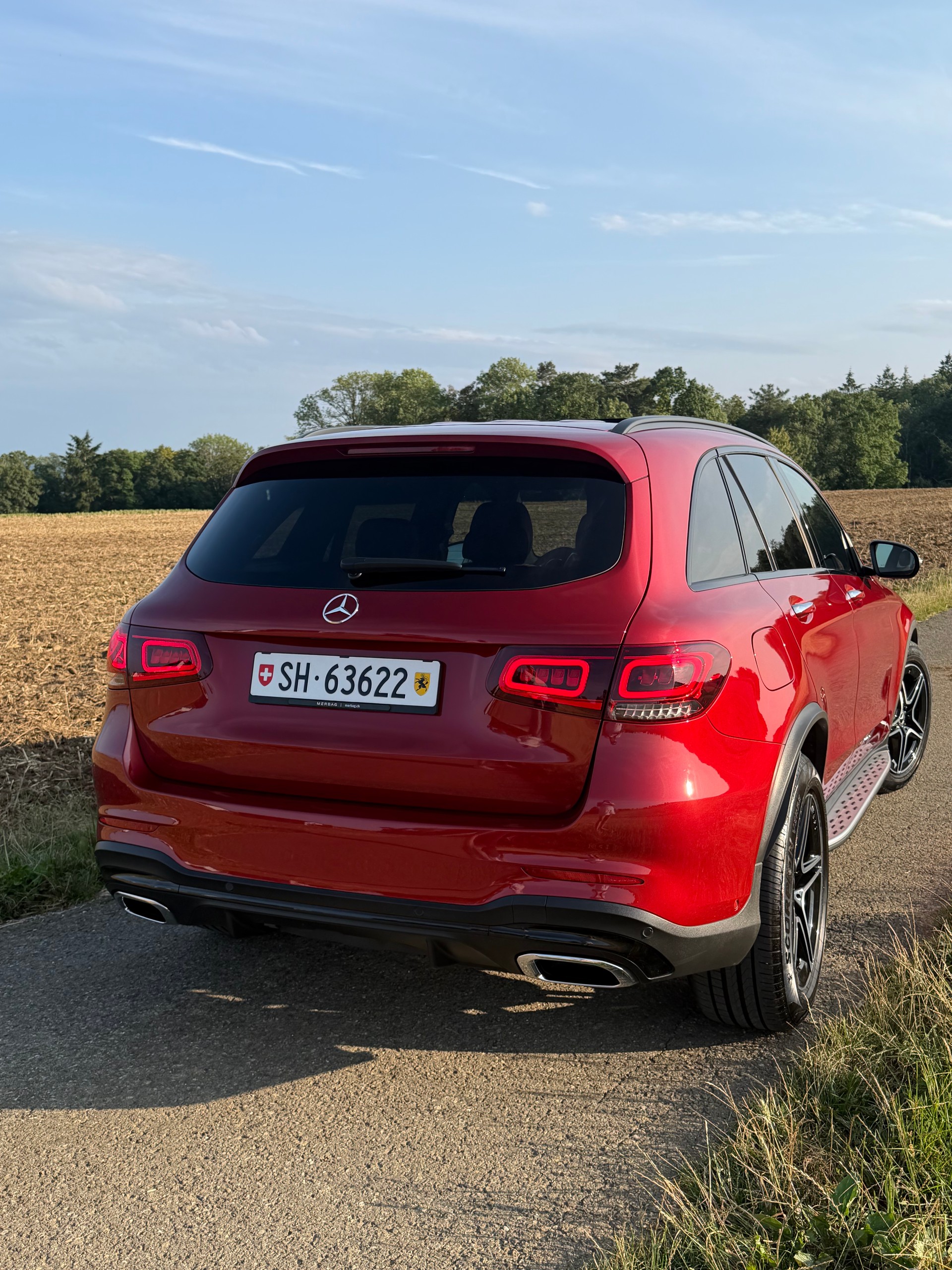 MERCEDES-BENZ GLC 300 d AMG Line 4m-image-2