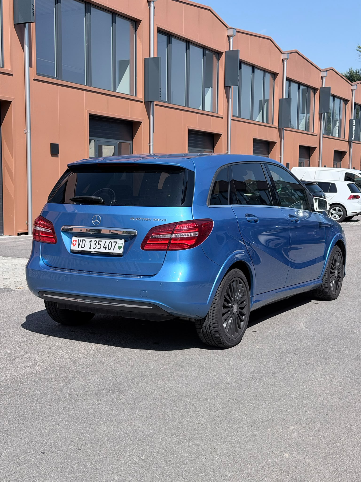 MERCEDES-BENZ B Electric Drive-image-3