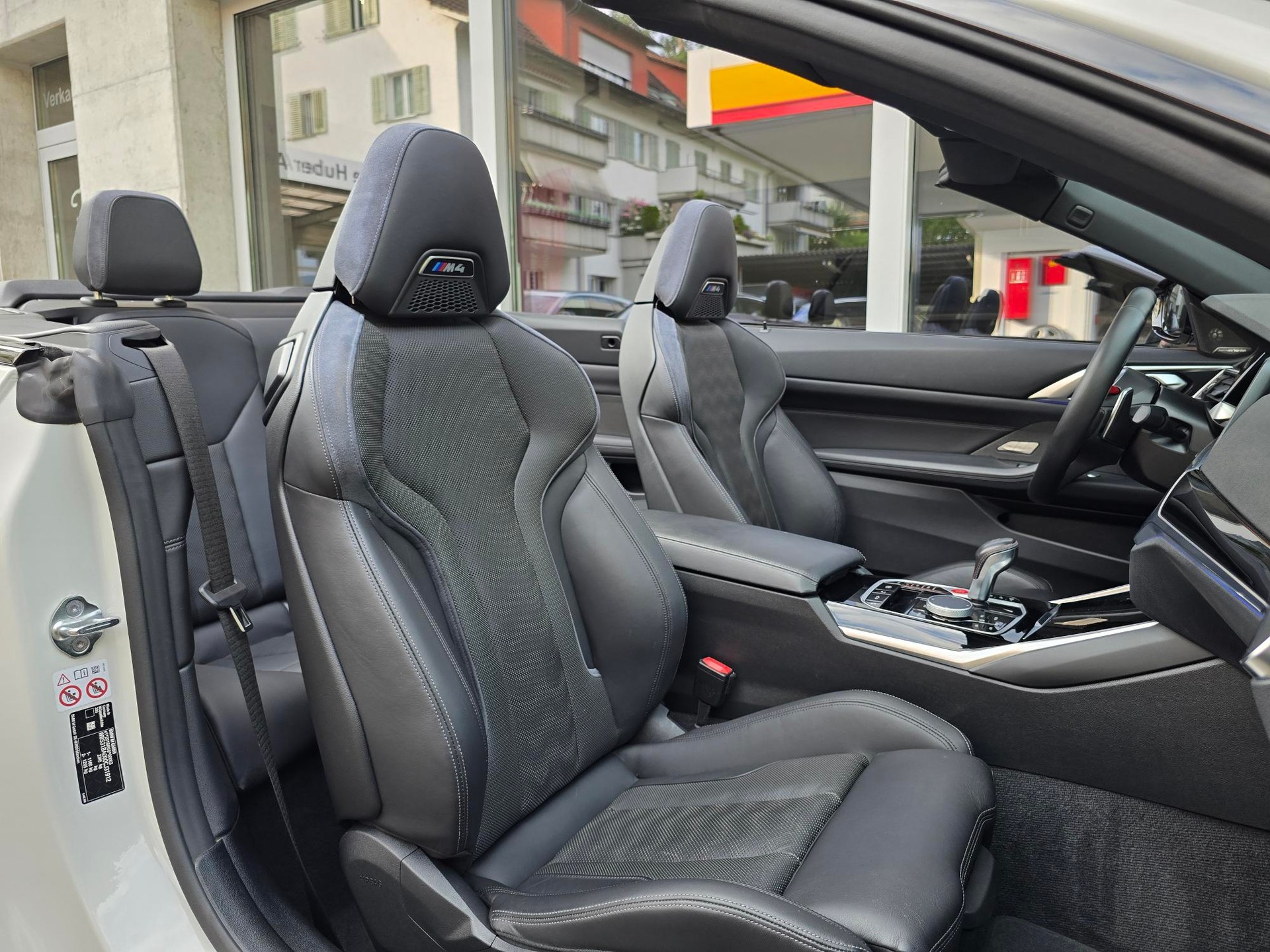 BMW M4 Cabrio Competition M xDrive-image-7