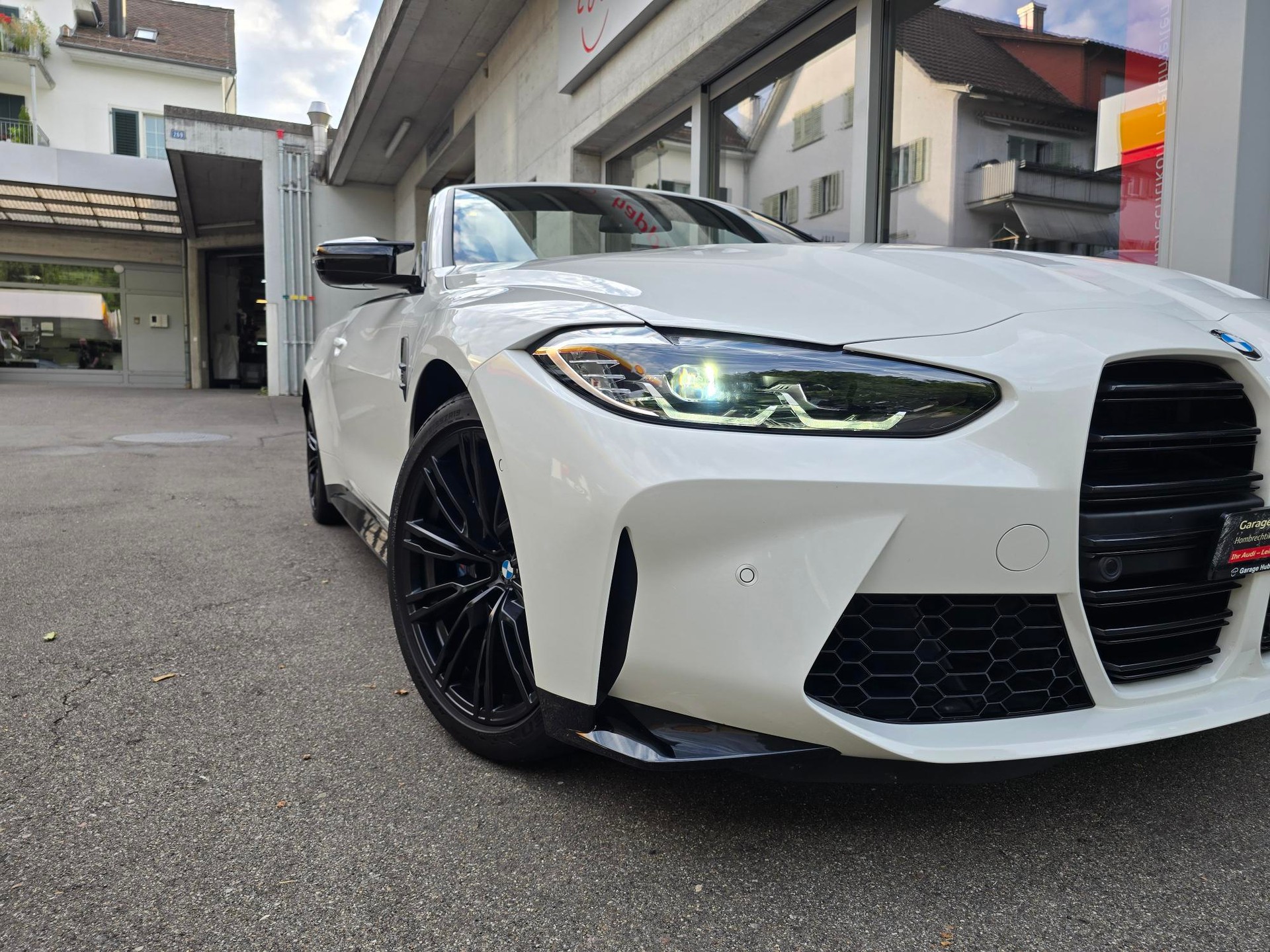 BMW M4 Cabrio Competition M xDrive-image-18