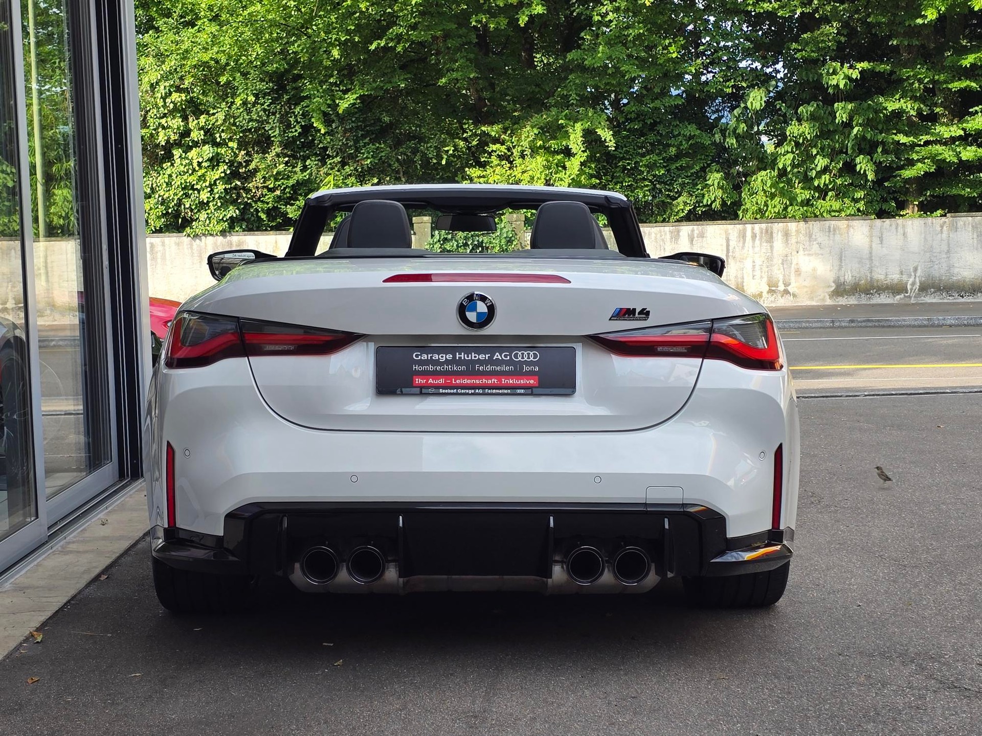 BMW M4 Cabrio Competition M xDrive-image-4
