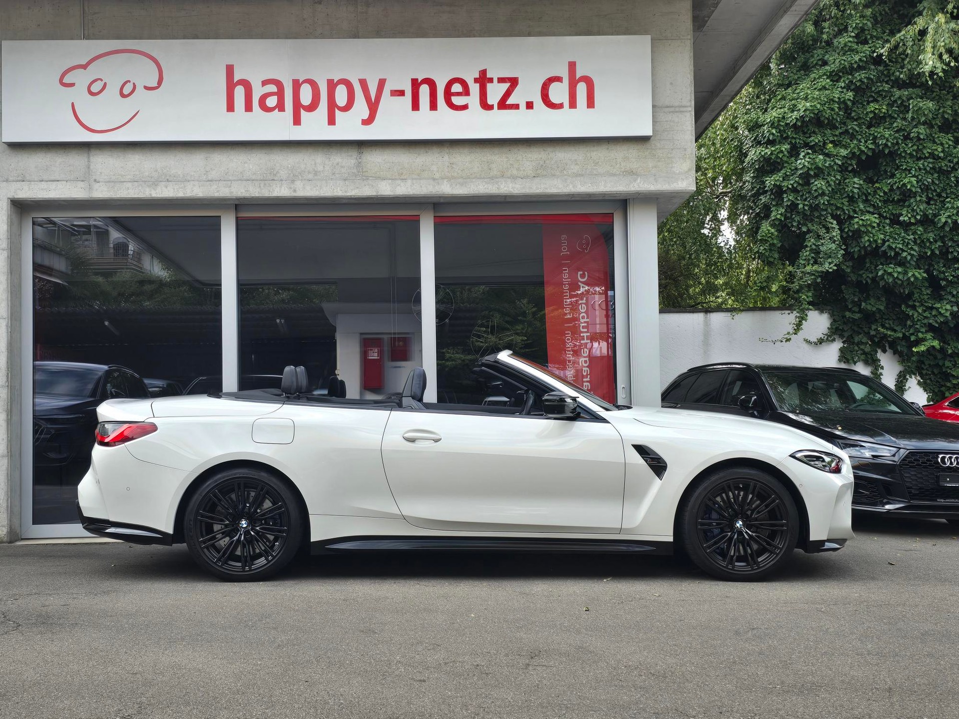 BMW M4 Cabrio Competition M xDrive-image-1