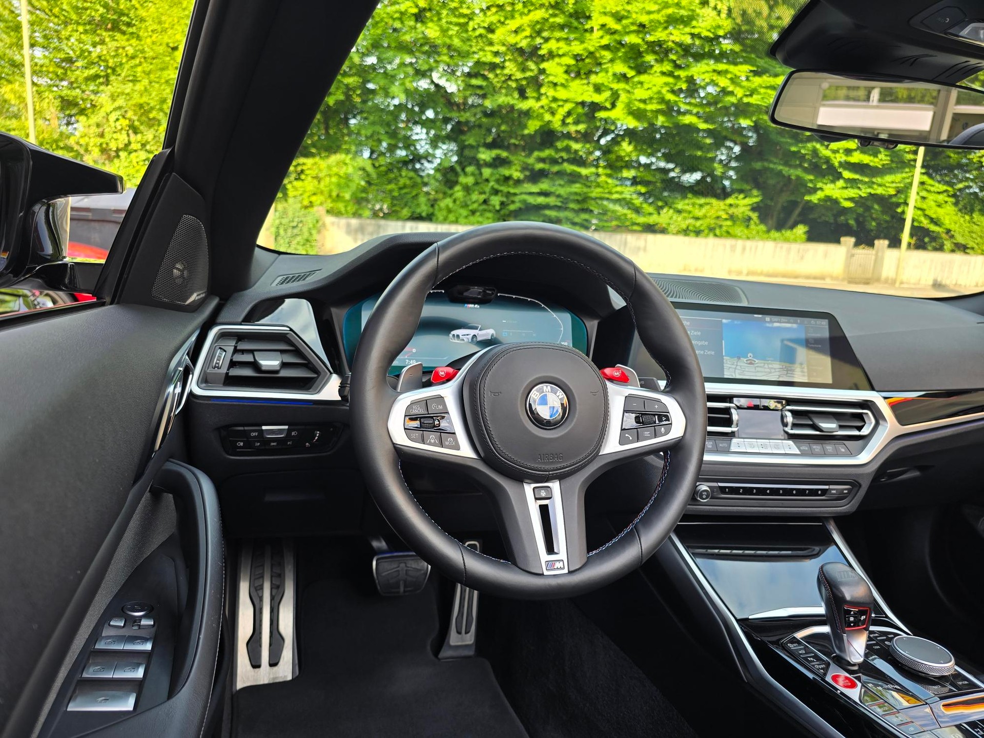 BMW M4 Cabrio Competition M xDrive-image-6
