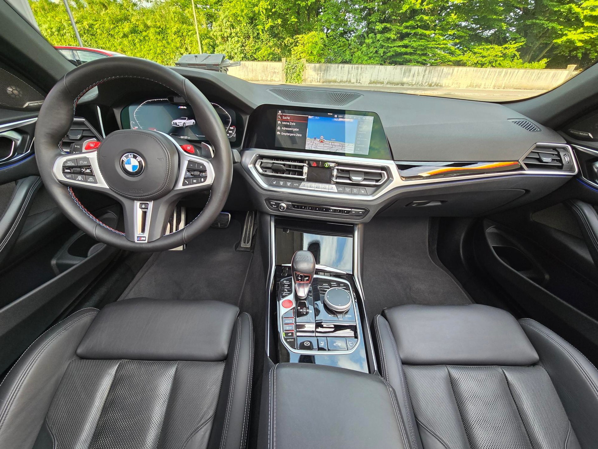 BMW M4 Cabrio Competition M xDrive-image-5