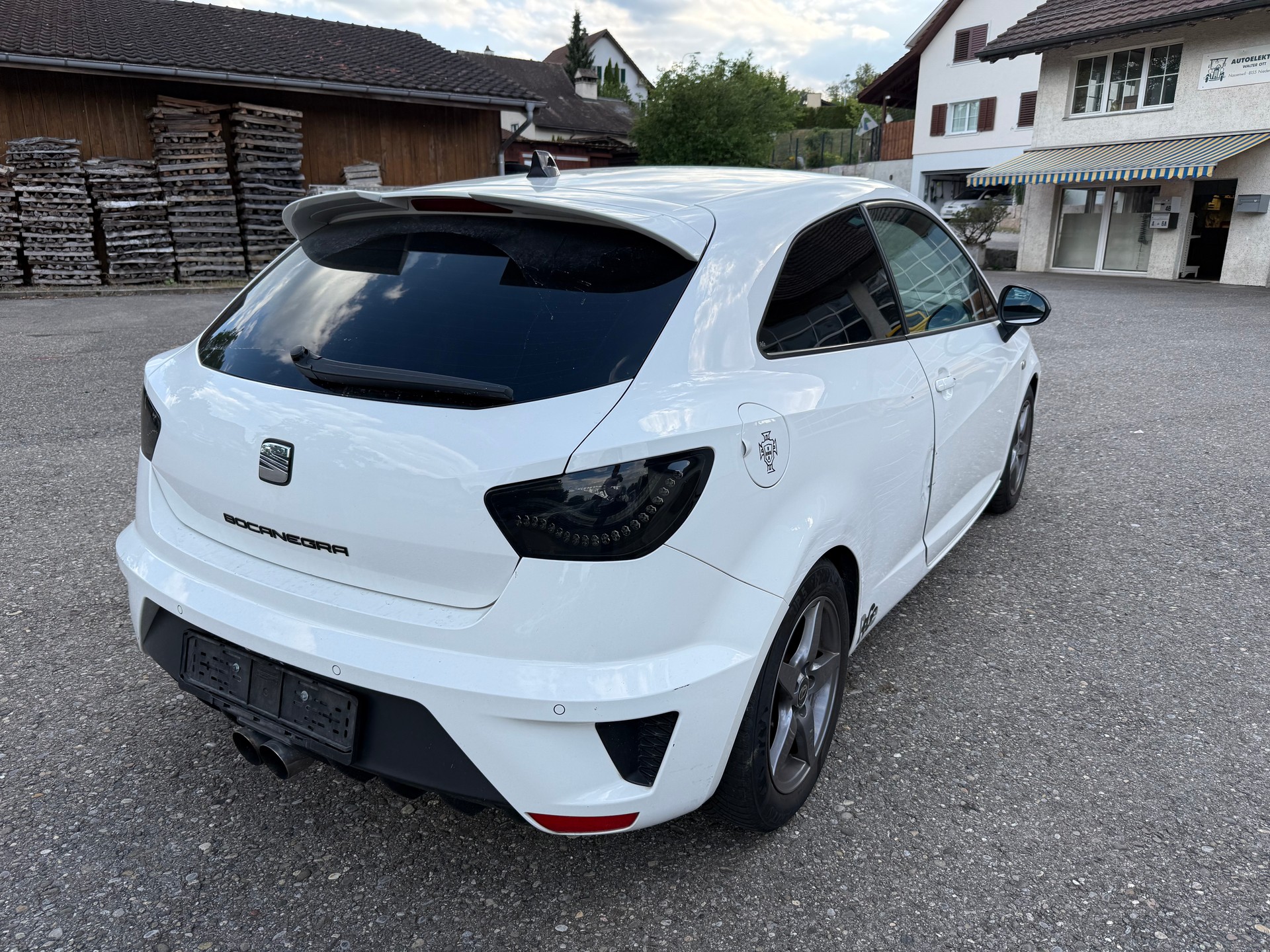 SEAT Ibiza SC 1.4 TSI Cupra DSG-image-3
