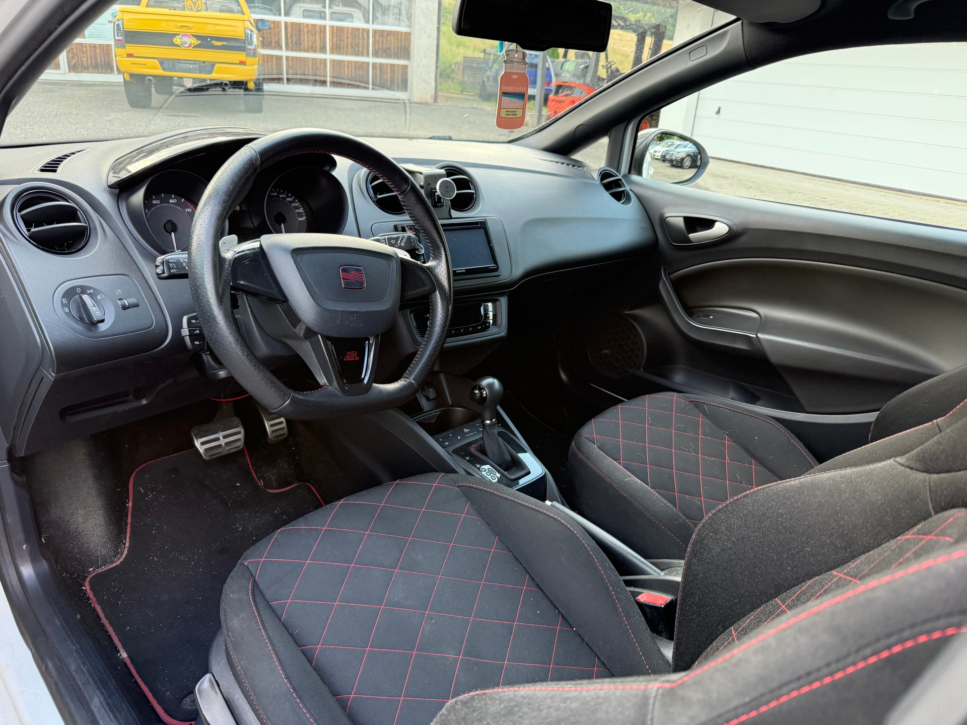 SEAT Ibiza SC 1.4 TSI Cupra DSG-image-7