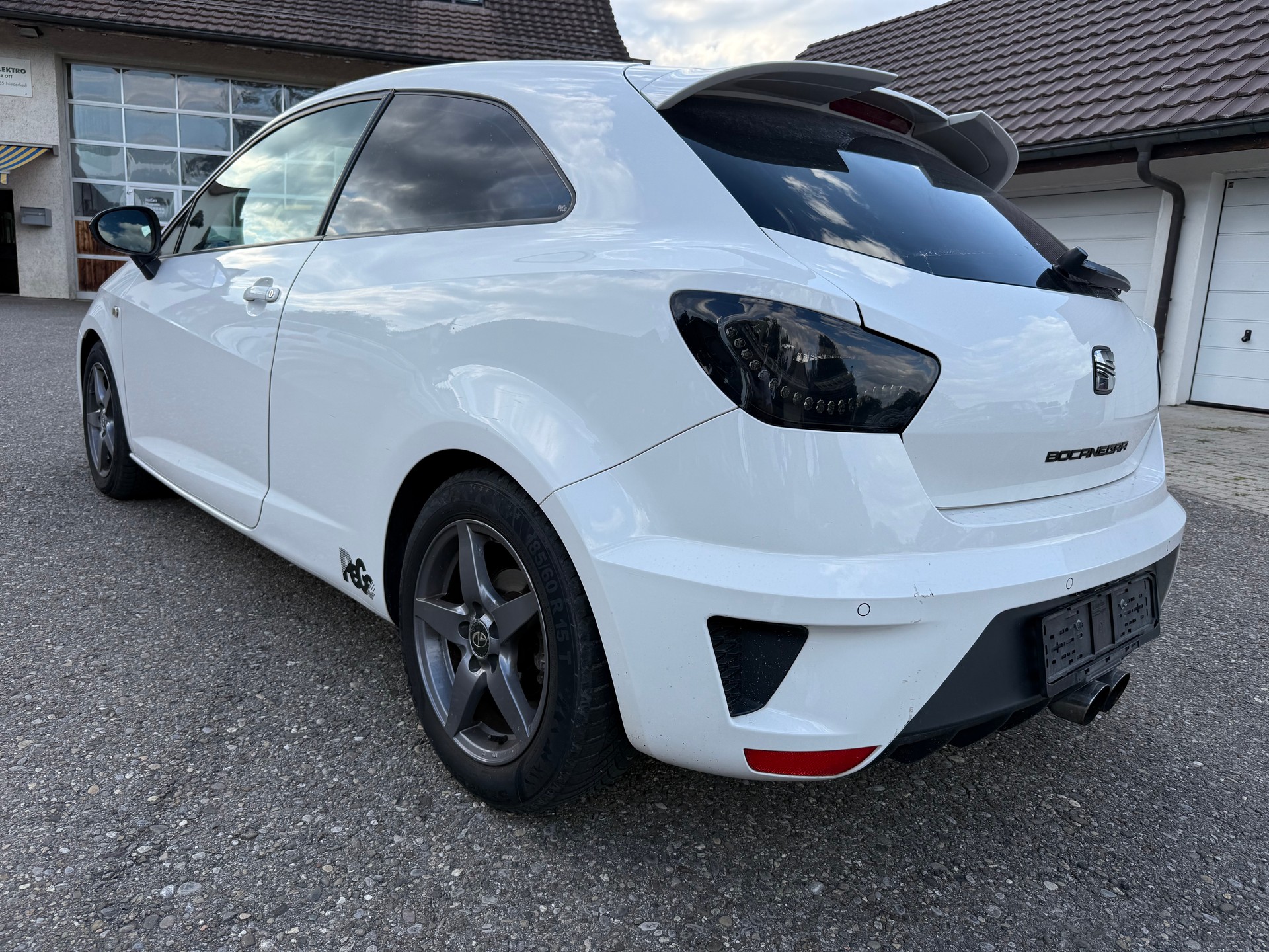 SEAT Ibiza SC 1.4 TSI Cupra DSG-image-5