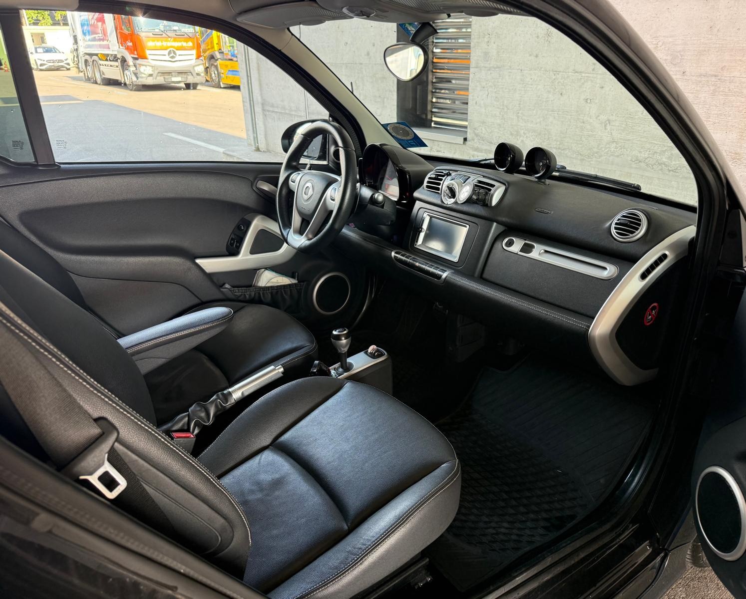 SMART fortwo Brabus Xclusive softouch-image-11
