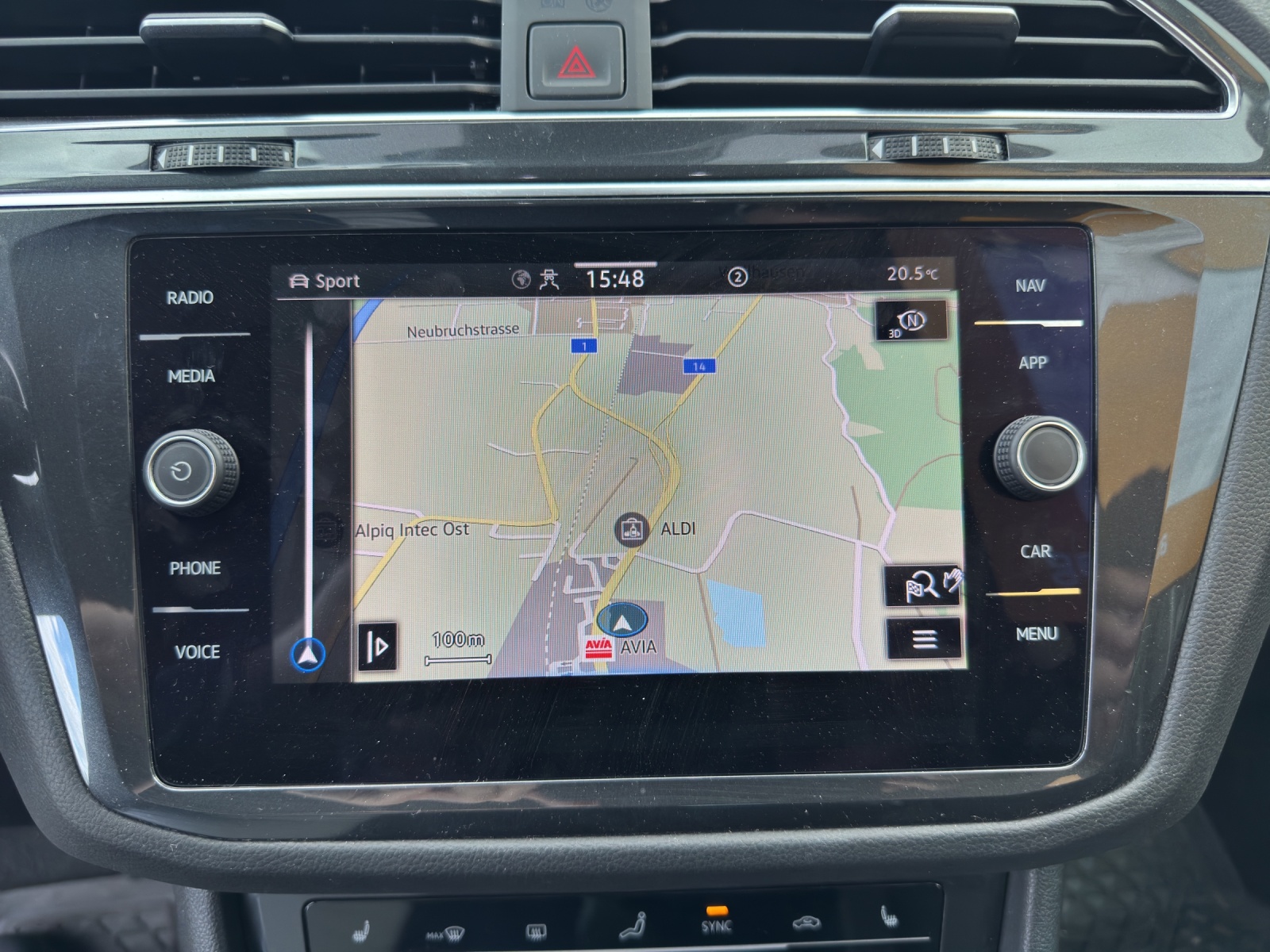 VW Tiguan 2.0TSI Life 4Motion DSG-image-10