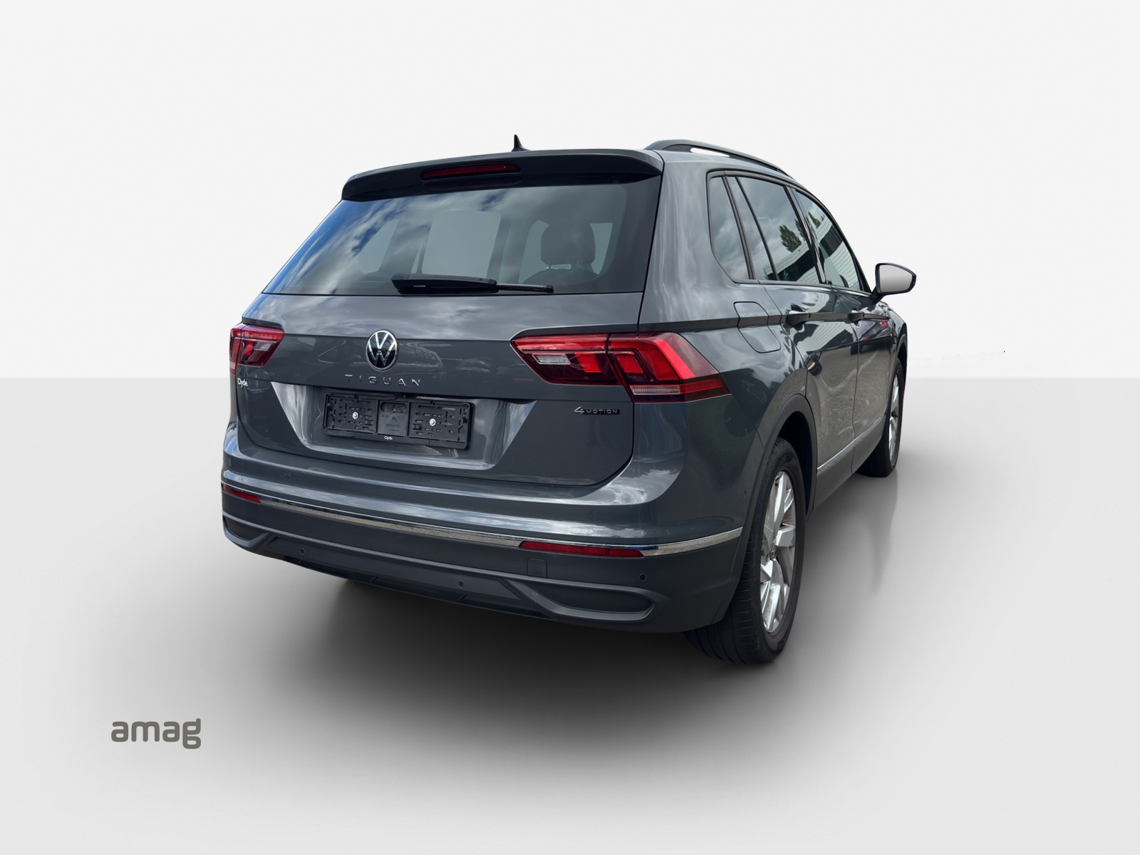 VW Tiguan 2.0TSI Life 4Motion DSG-image-4