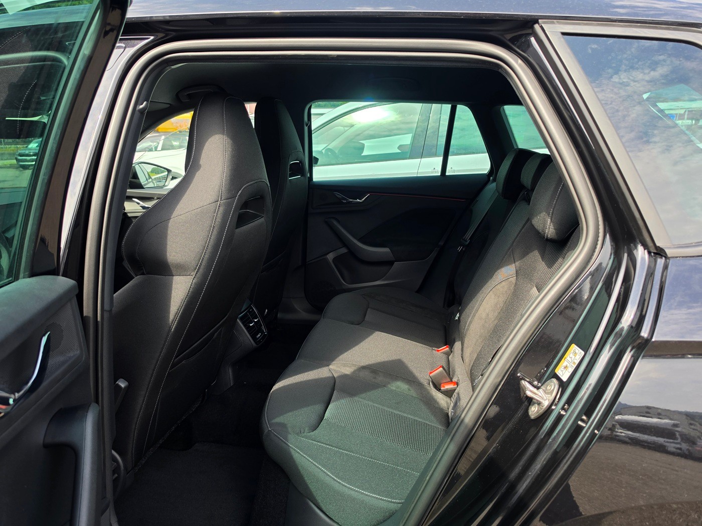 SKODA Kamiq 1.0 TSI Dynamic DSG-image-8