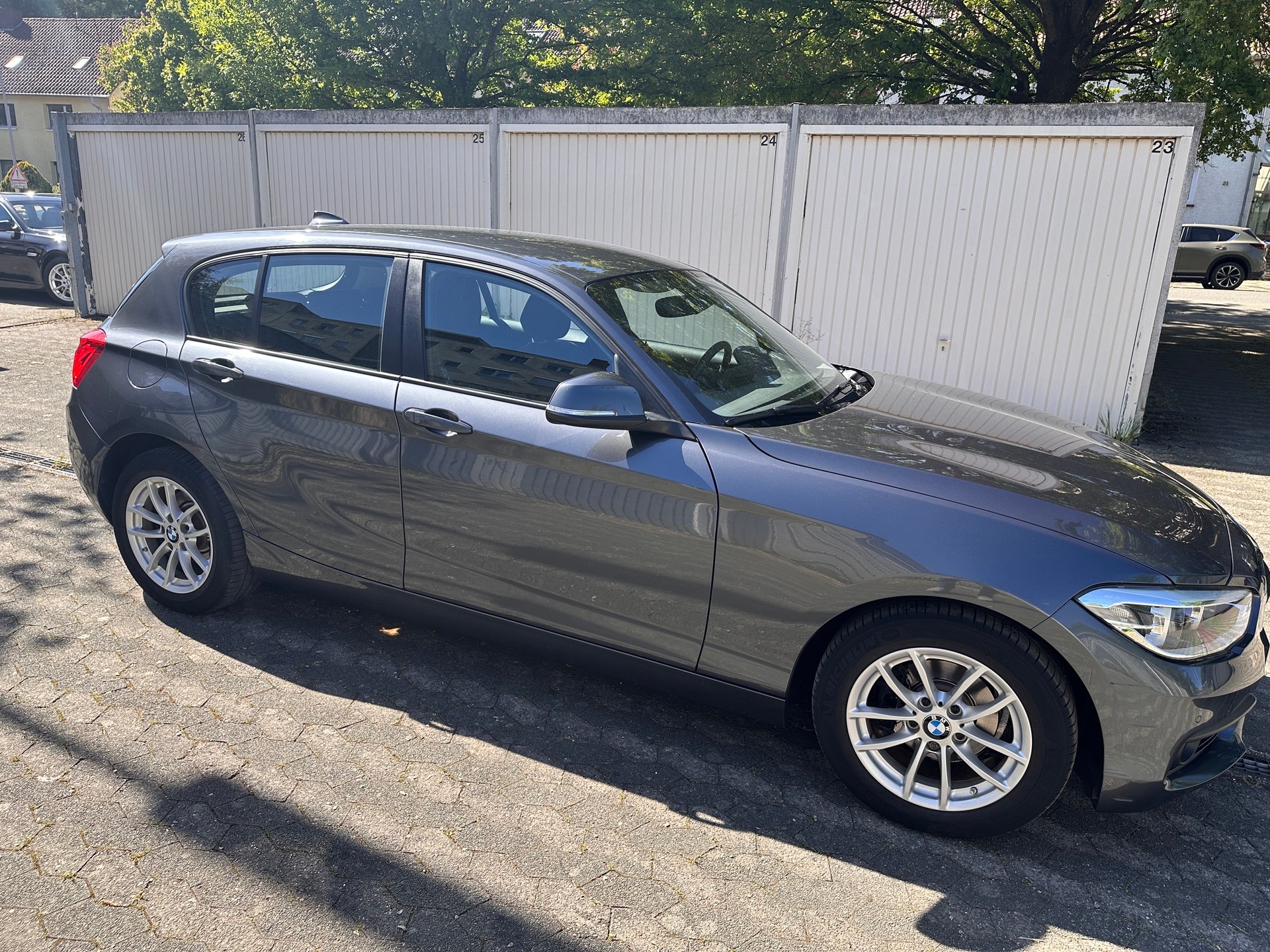 BMW 116i-image-1