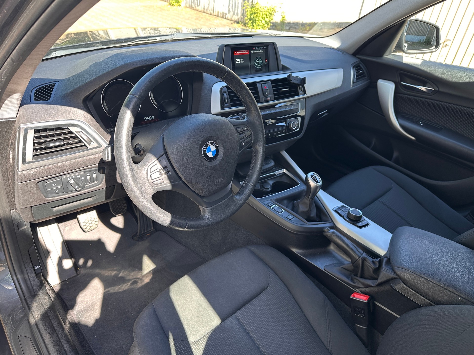 BMW 116i-image-3