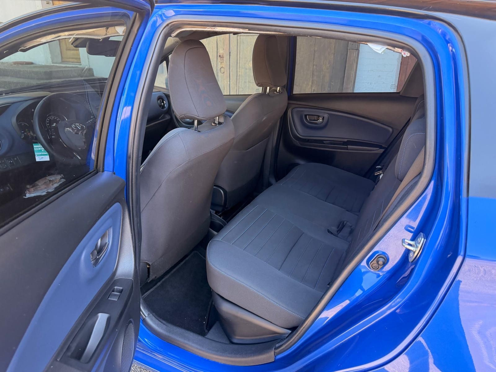 TOYOTA Yaris 1.5 VVT-i Hybrid Comfort e-CVT-image-9