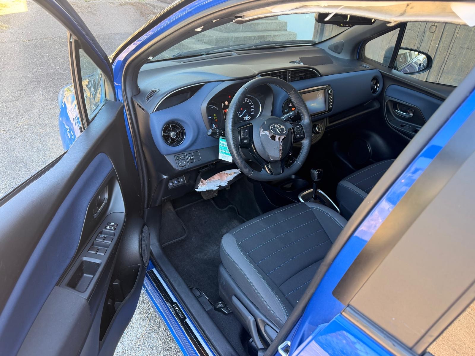 TOYOTA Yaris 1.5 VVT-i Hybrid Comfort e-CVT-image-8