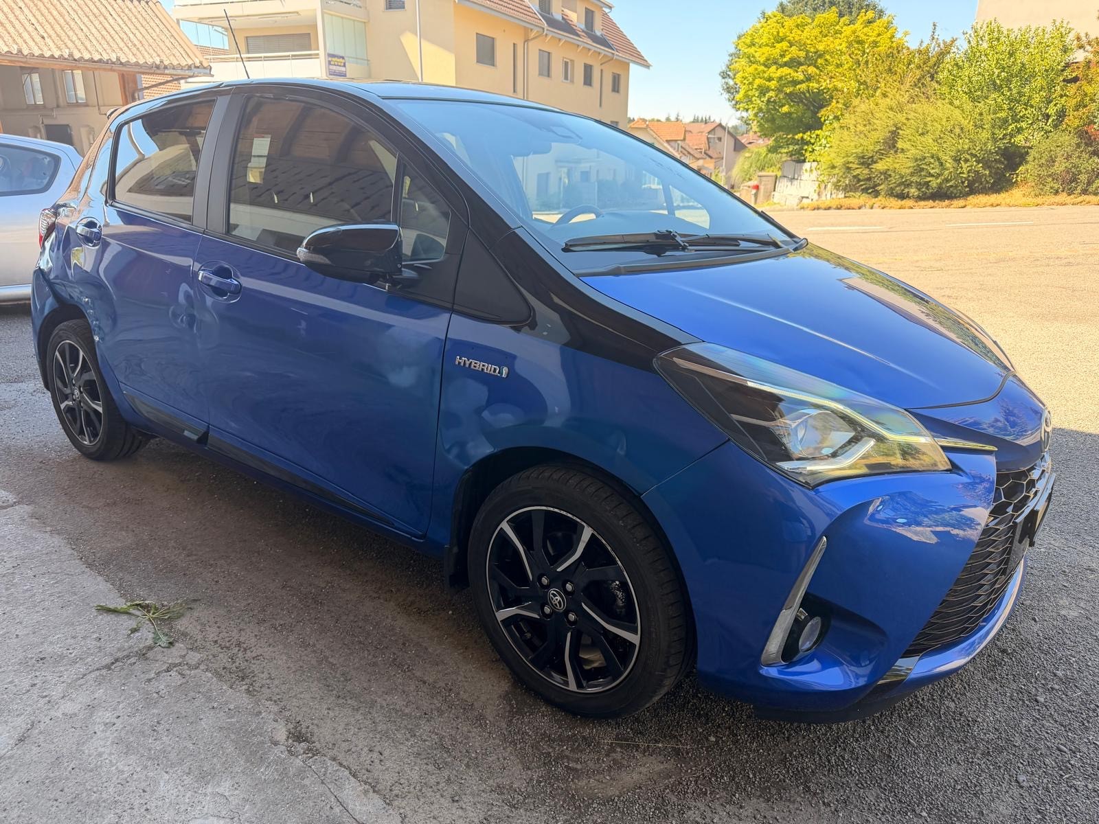 TOYOTA Yaris 1.5 VVT-i Hybrid Comfort e-CVT-image-0