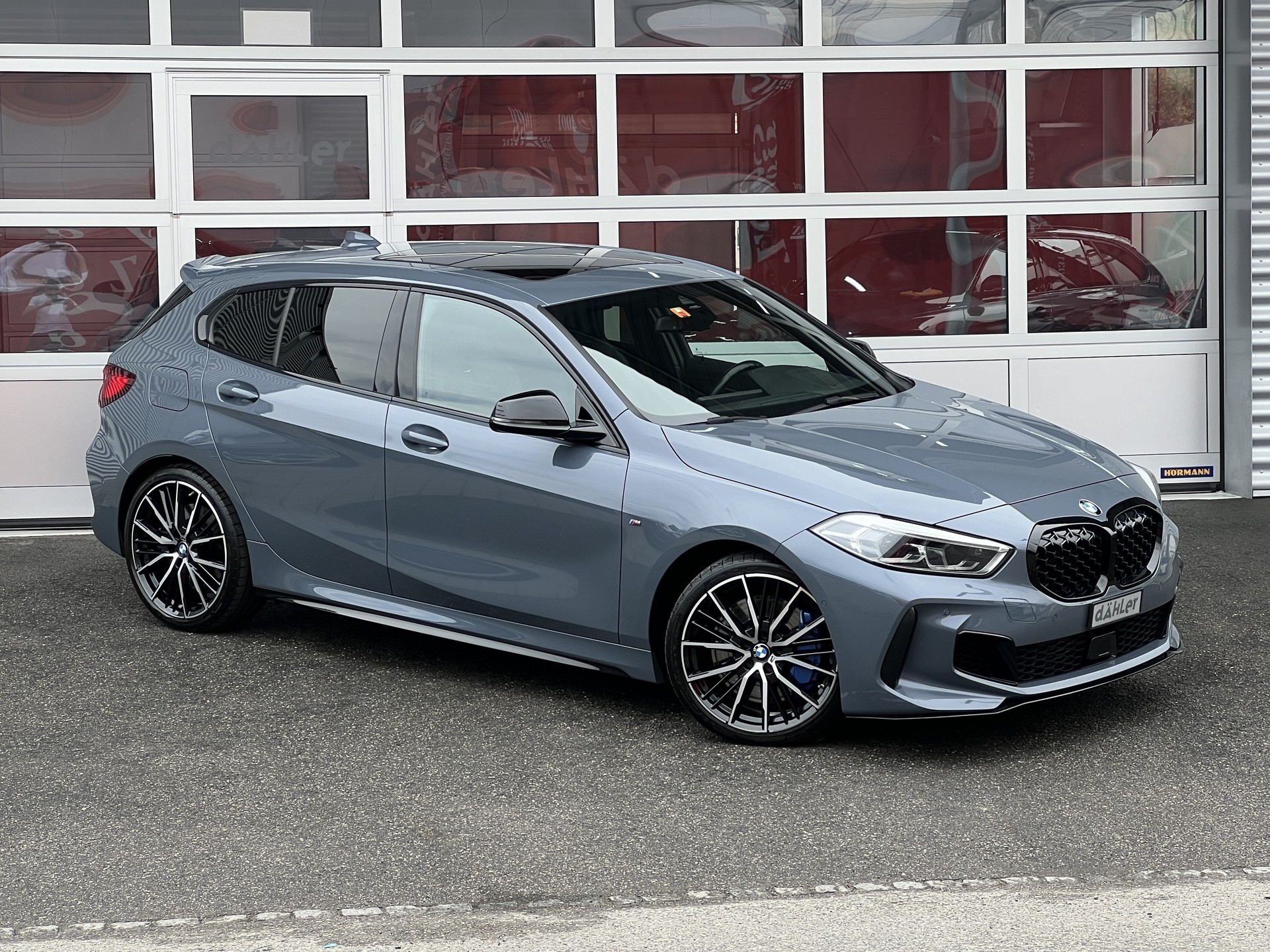 BMW M135i xDrive Steptronic-image-1