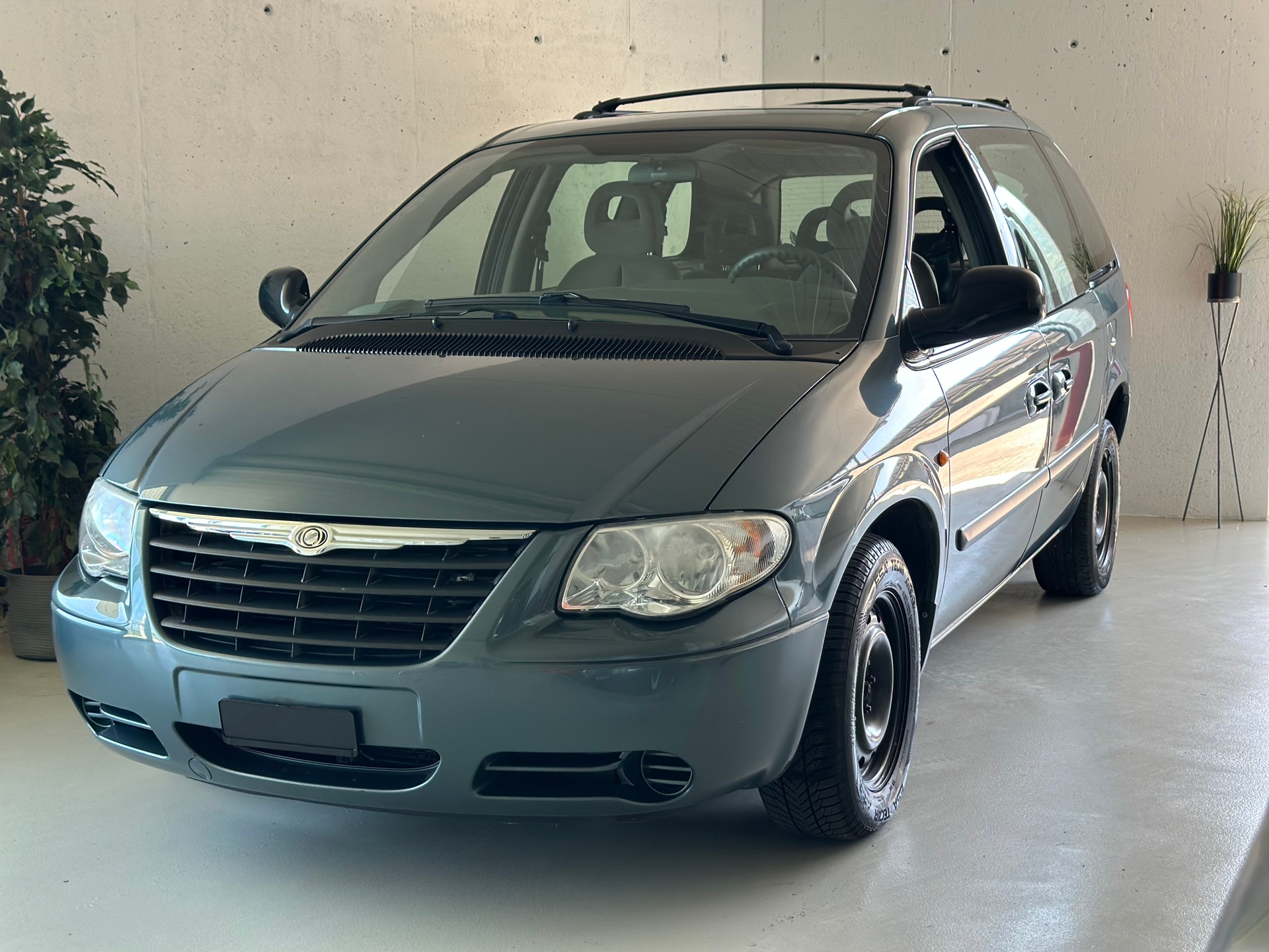 CHRYSLER Voyager 2.8 CRD SE Swiss Edition PLUS Automatic-image-0