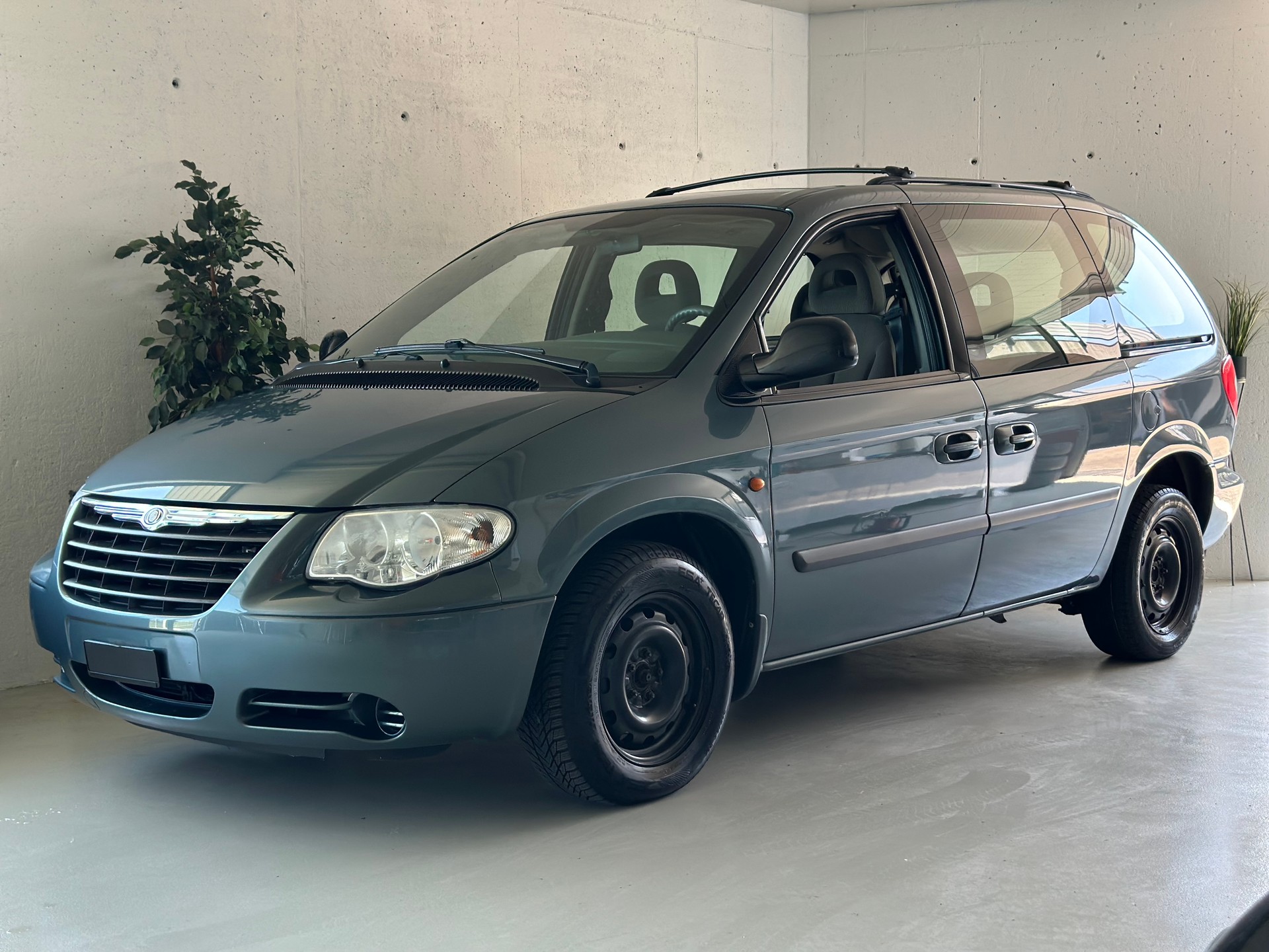 CHRYSLER Voyager 2.8 CRD SE Swiss Edition PLUS Automatic-image-4