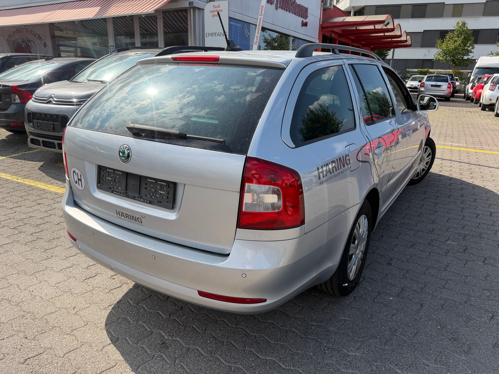 SKODA Octavia Combi 1.6 TDI Elegance-image-6