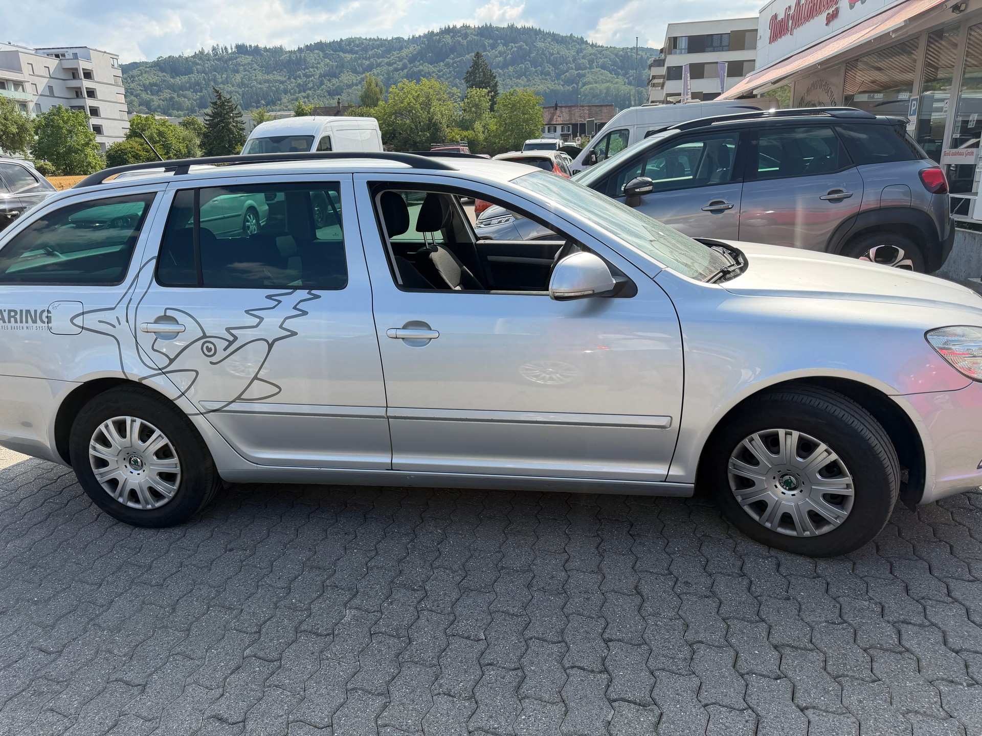 SKODA Octavia Combi 1.6 TDI Elegance-image-2