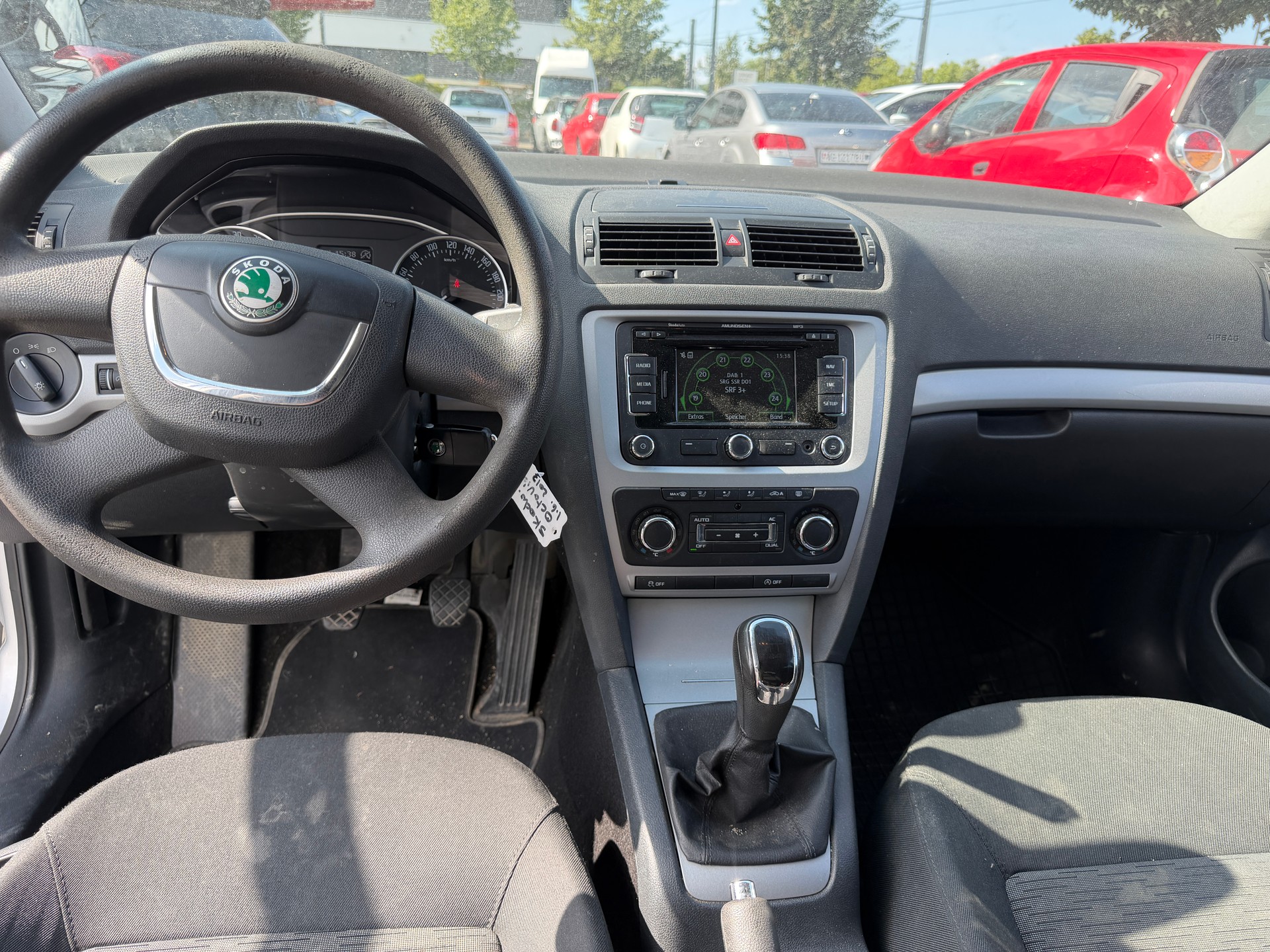 SKODA Octavia Combi 1.6 TDI Elegance-image-7