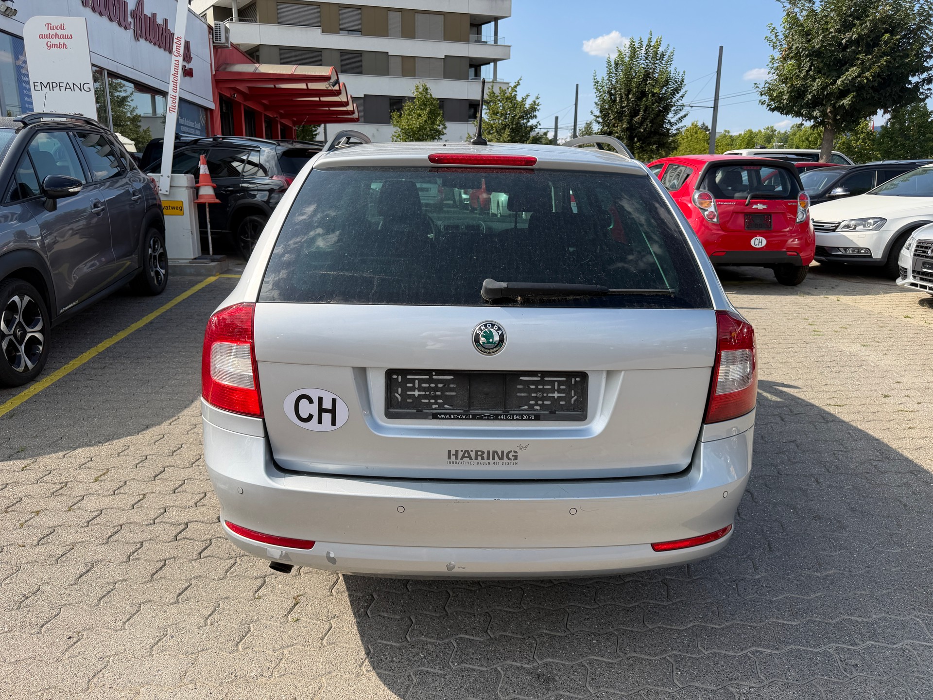 SKODA Octavia Combi 1.6 TDI Elegance-image-4