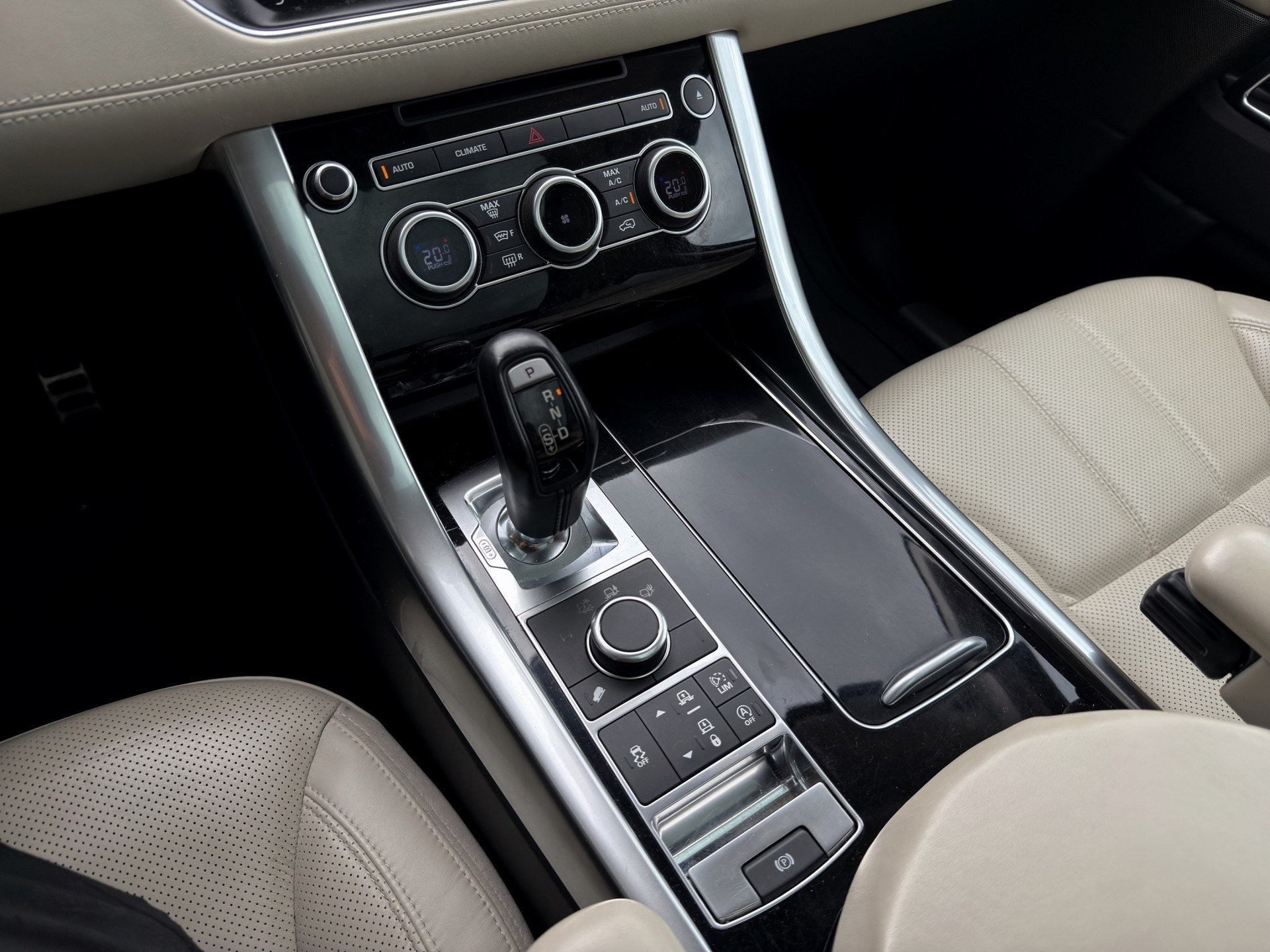 LAND ROVER Range Rover Sport 3.0 V6 SC HSE Dynamic Automatic-image-15