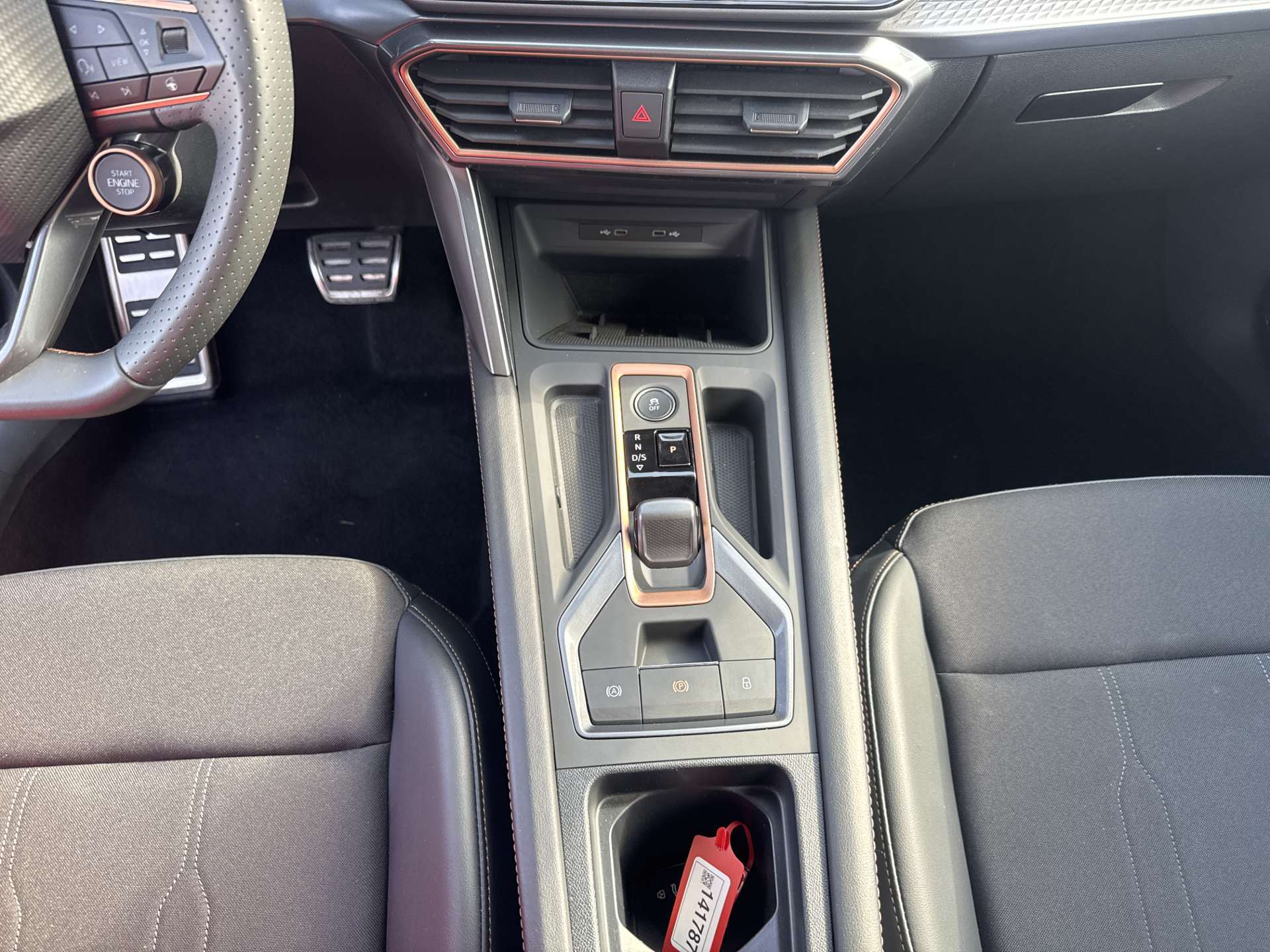 CUPRA LEON ST 1.5 eTSI DSG-Automat-image-11